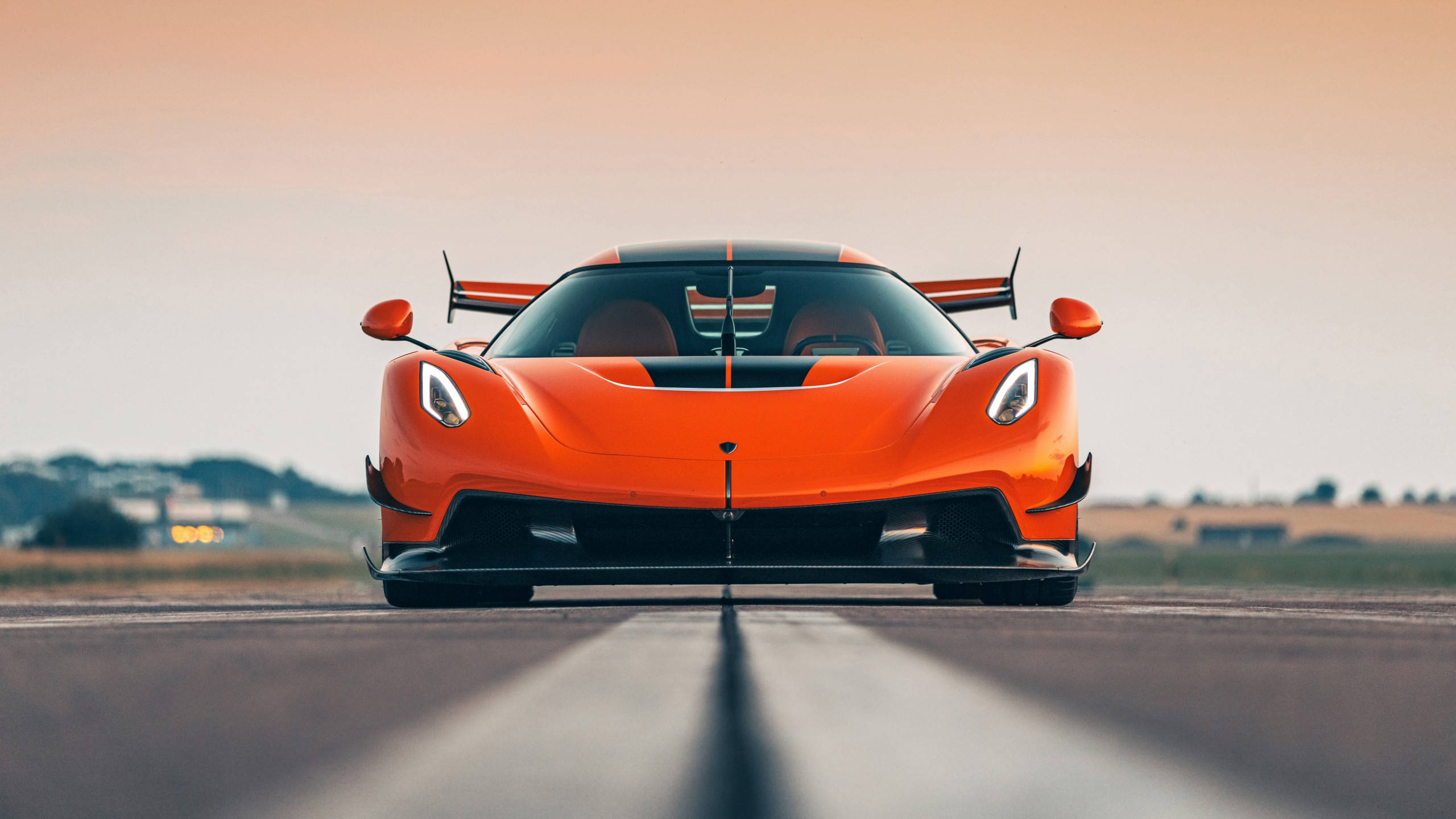 2560x1440 Автомобіль Помаранчевий Koenigsegg Jesko Шпалери
