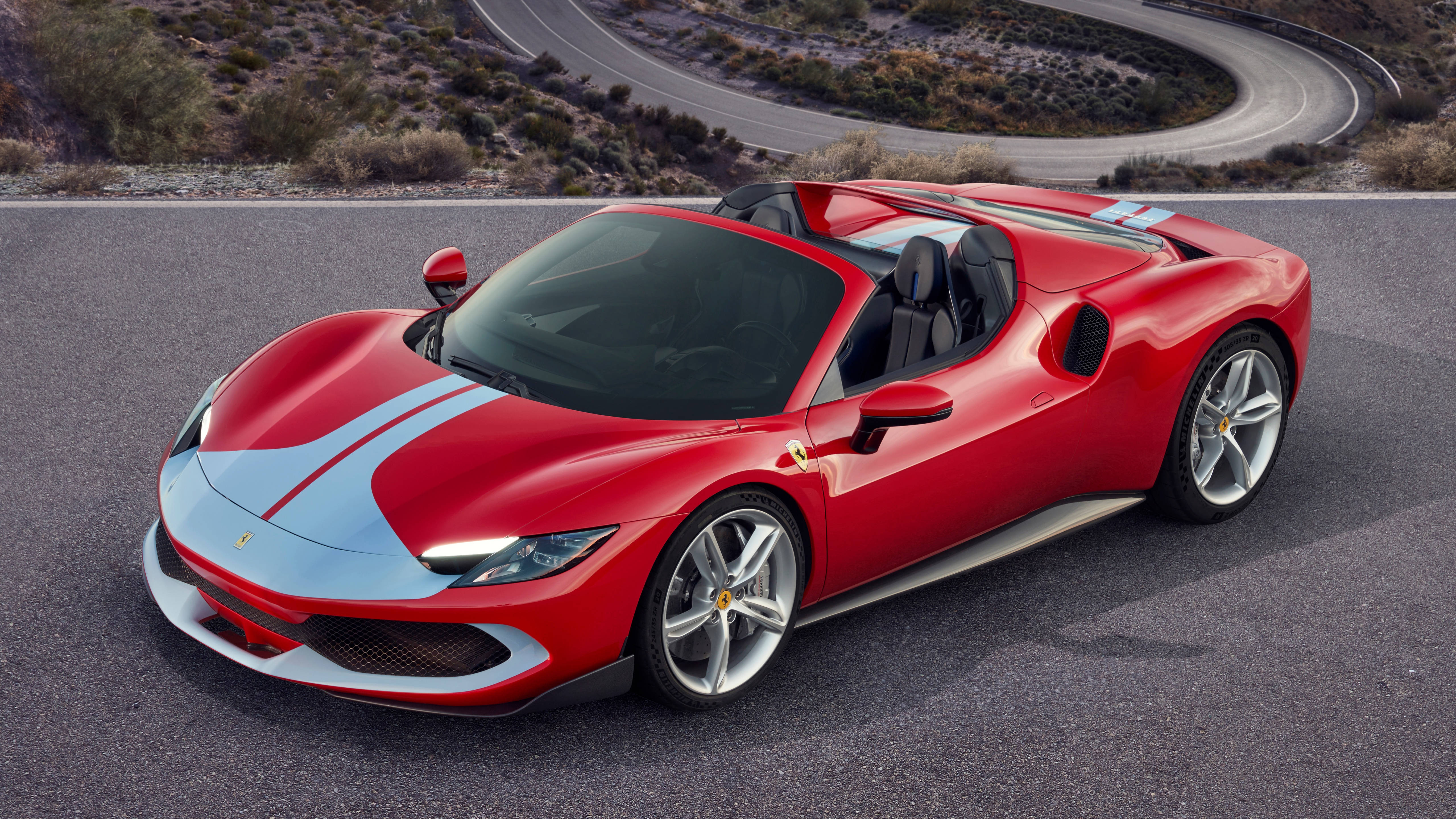 4K ноутбук червоний Ferrari Шпалери