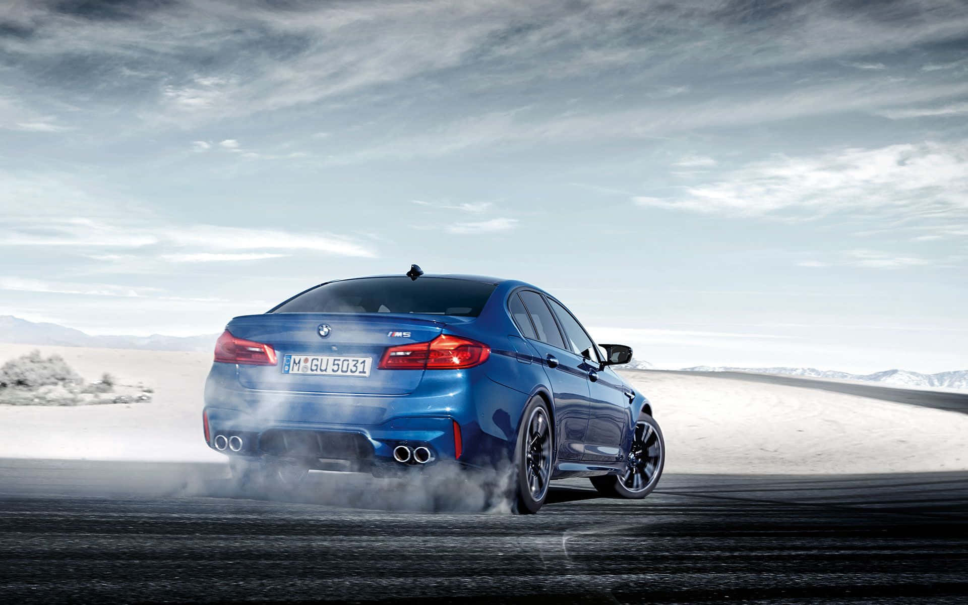 720p M Серія фон Синій BMW M5 у снігу Шпалери