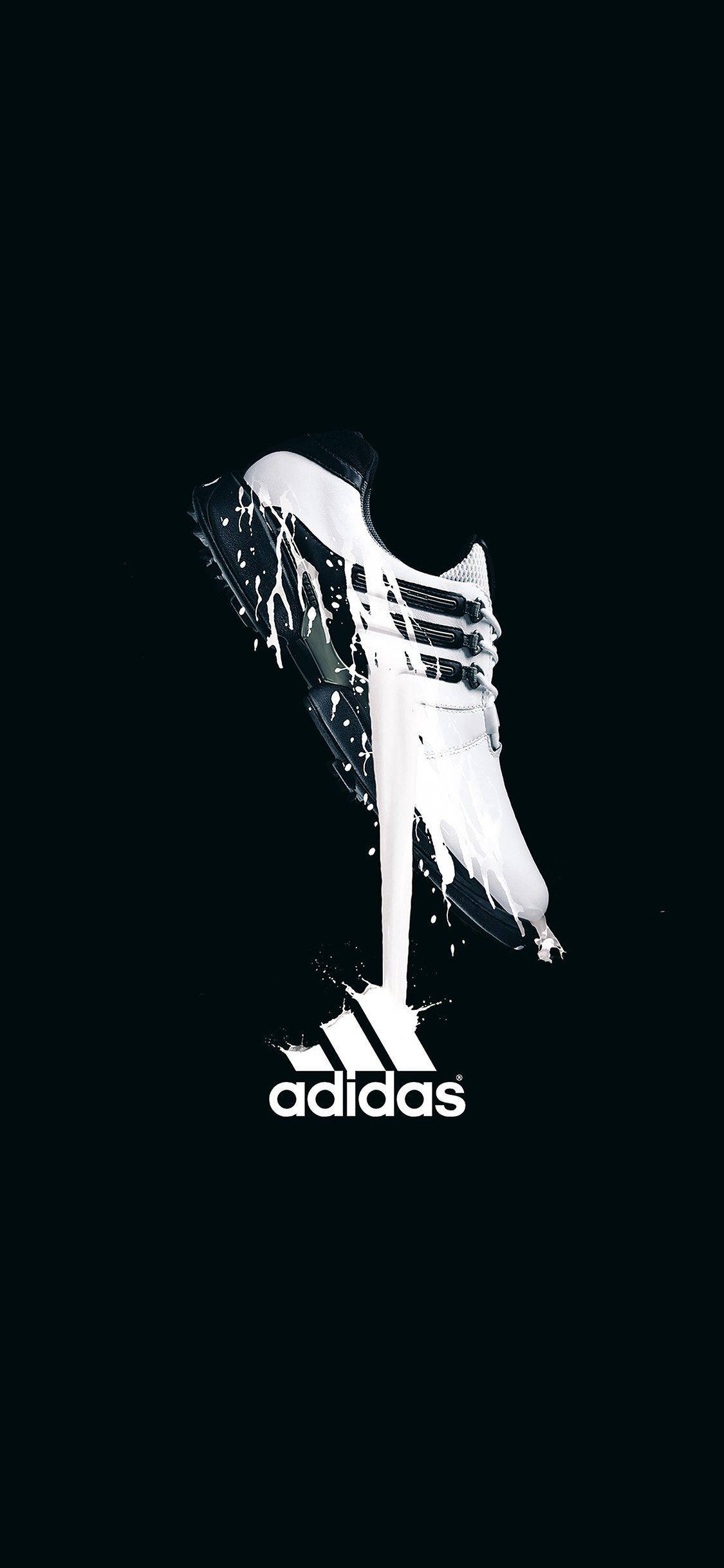 Підними свою ігру на новий рівень с культовим логотипом Adidas. Шпалери