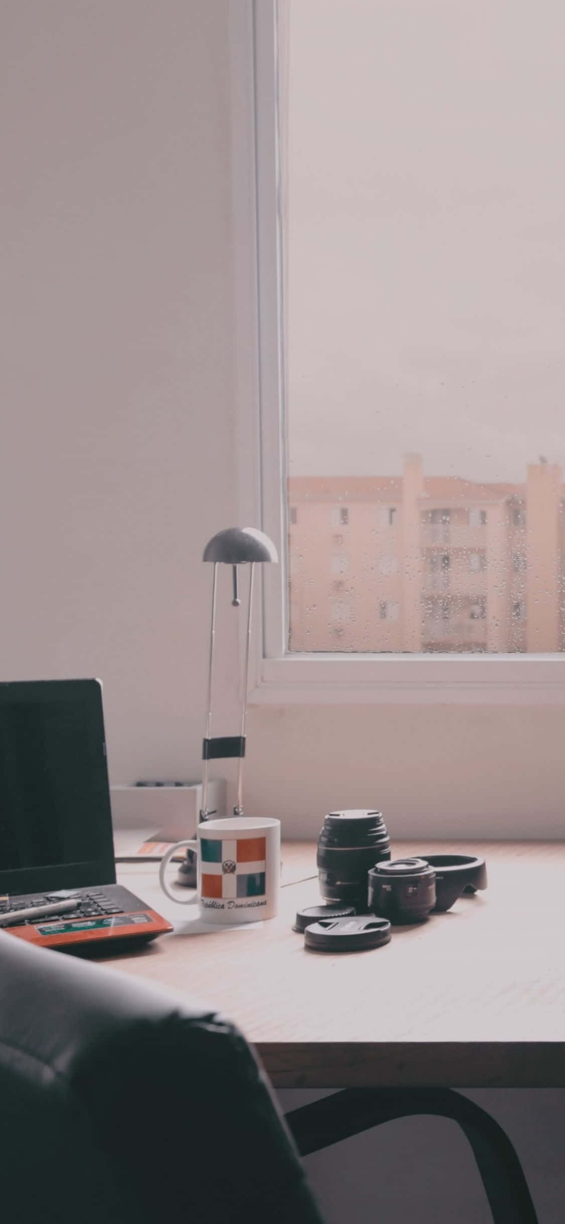 Недавно выпущенный Apple iPhone Xs Desk Шпалери