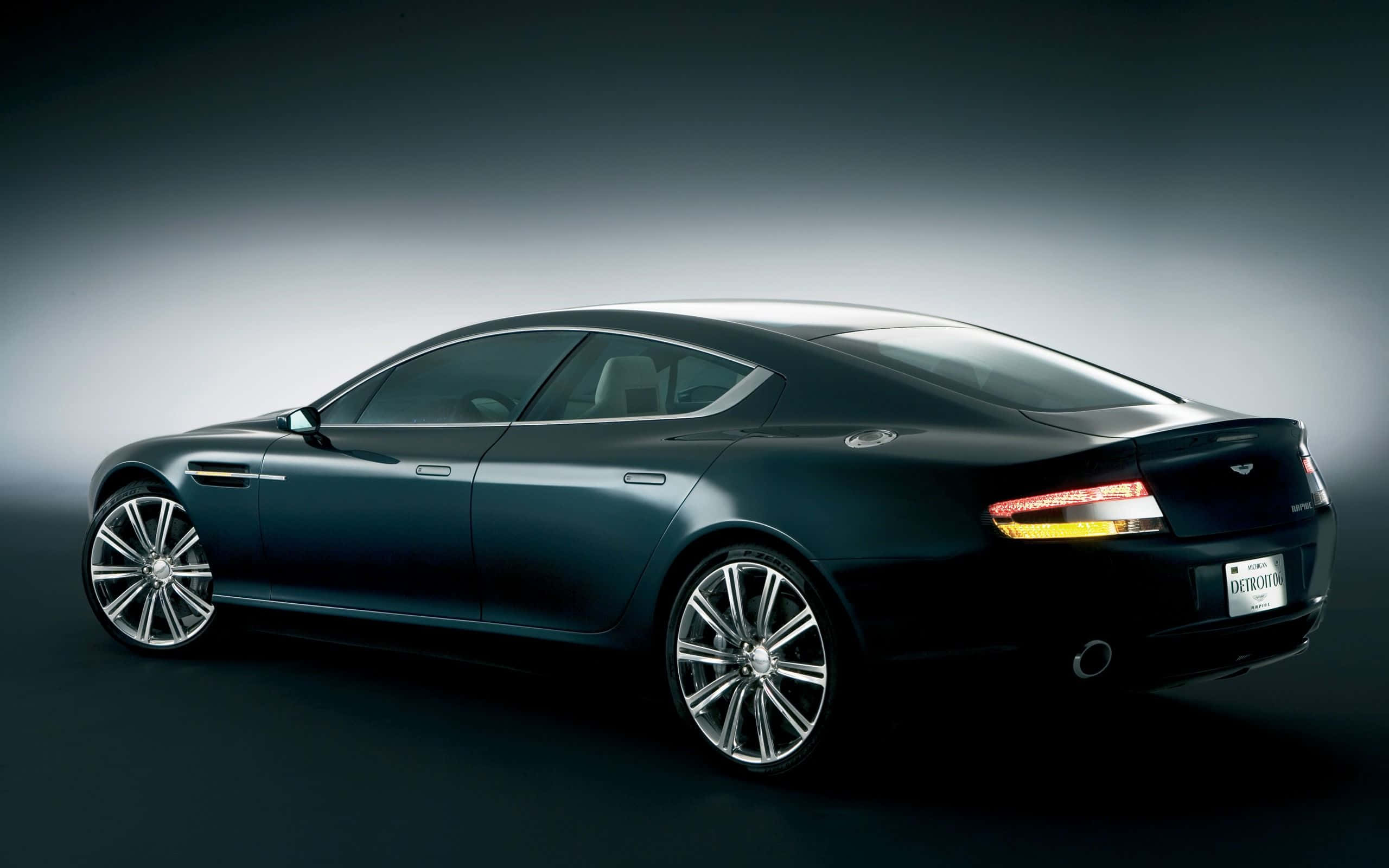 Aston Martin Rapide S — розкішні характеристики Шпалери