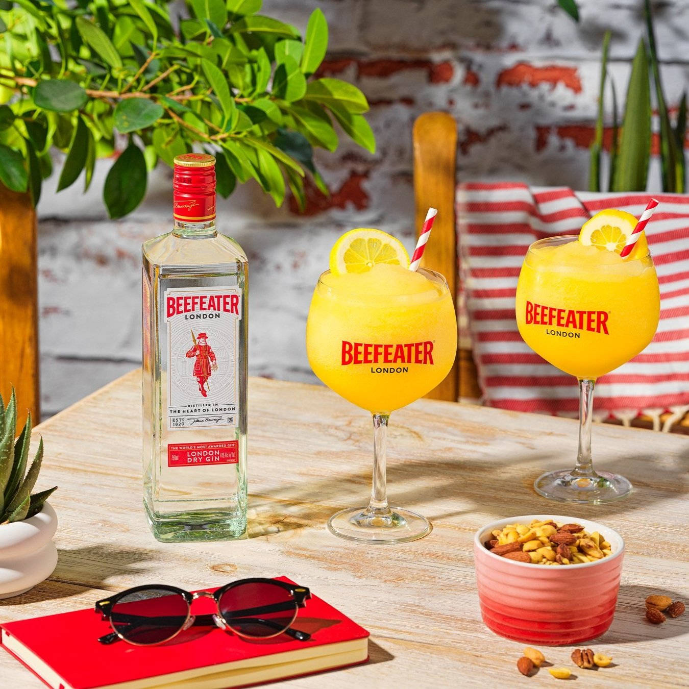 Літні сонцезахисні окуляри Beefeater Шпалери