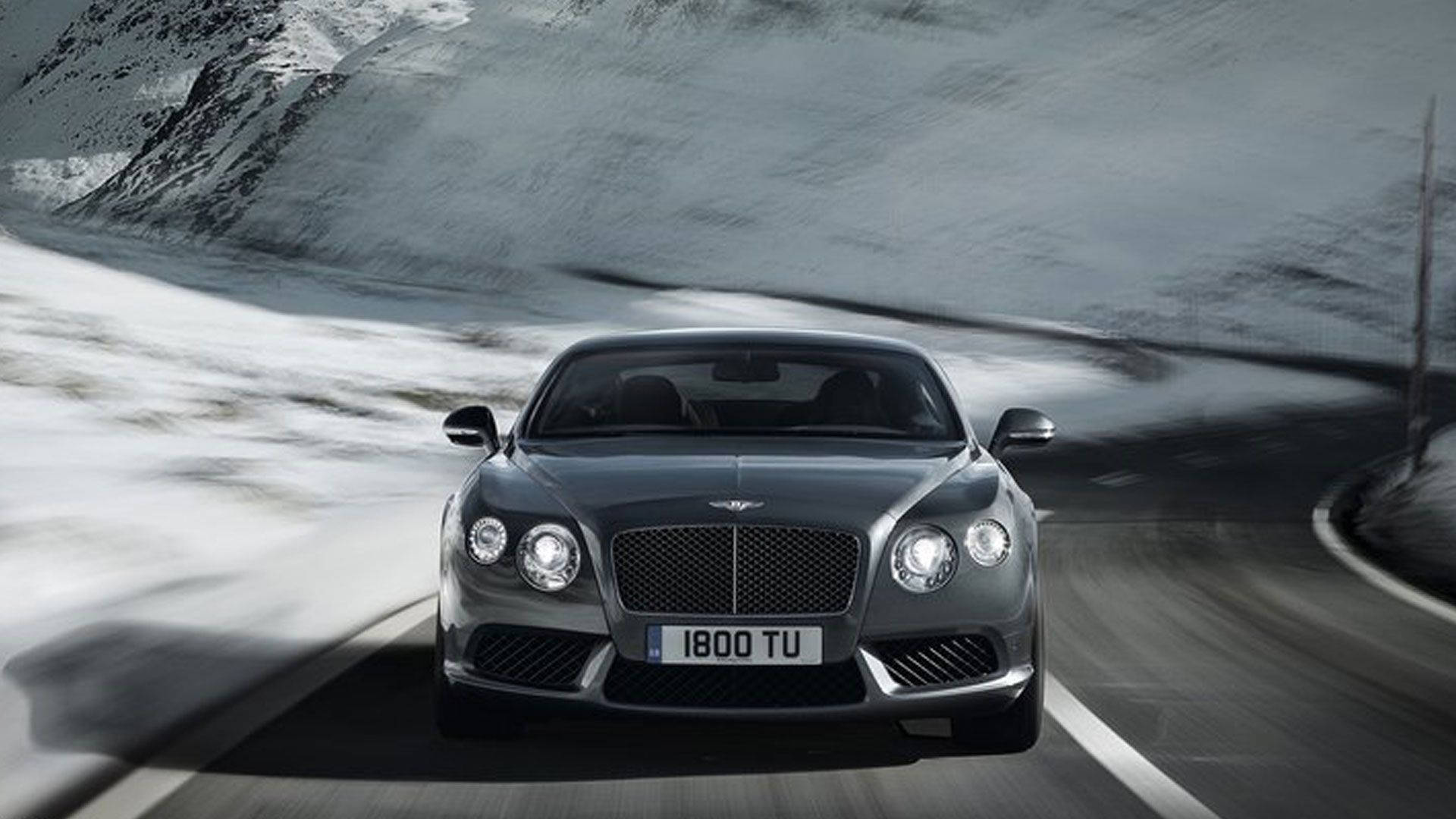 Bentley Мчится по Снежным Горам Шпалери