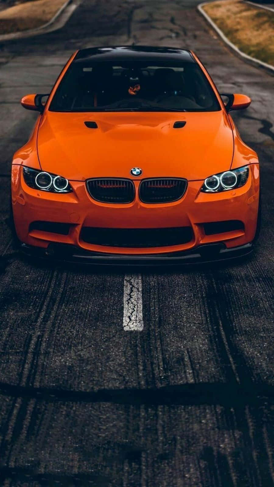 Крутий помаранчевий BMW Шпалери