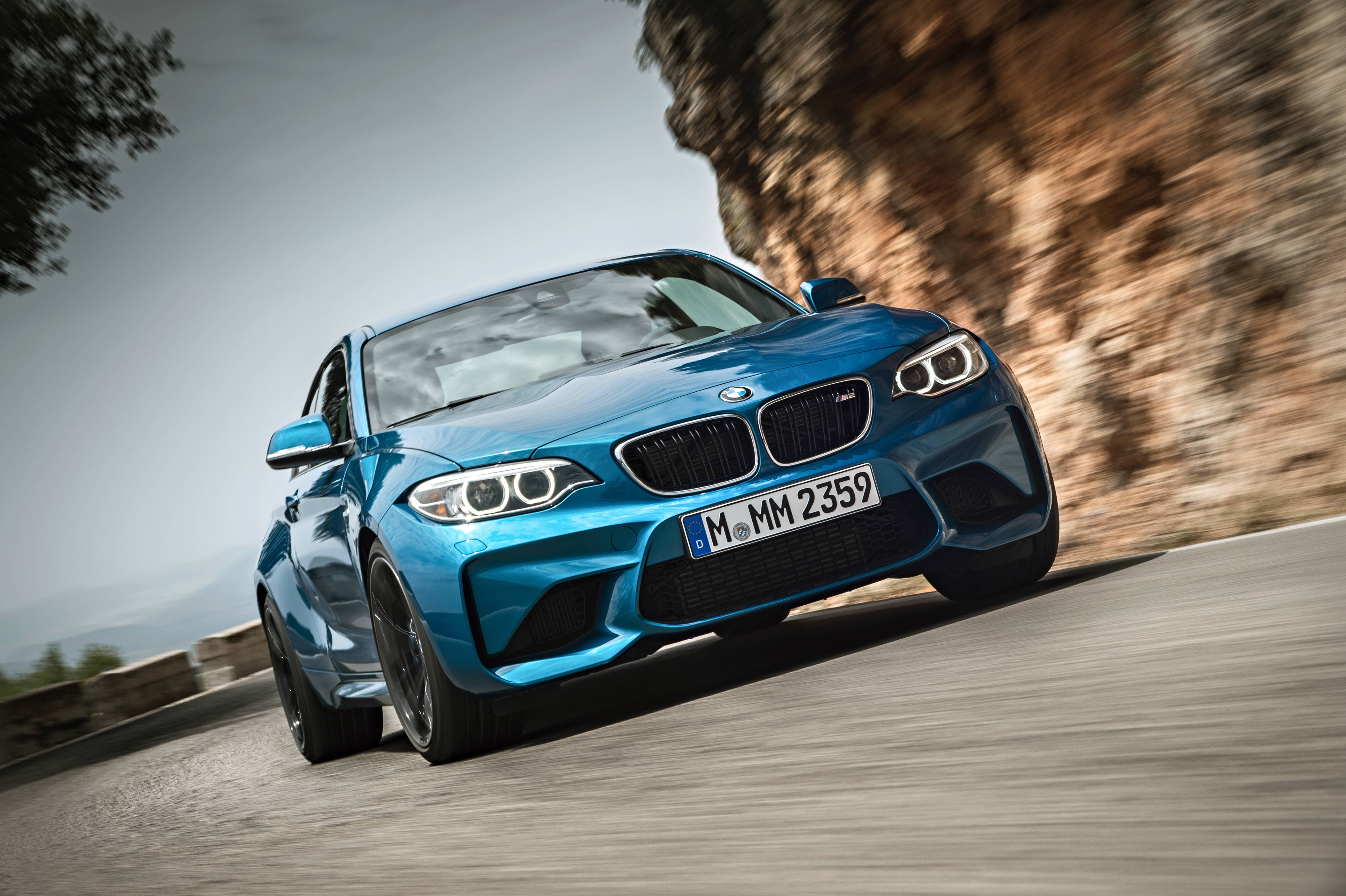 Злітайте на BMW M2 Шпалери