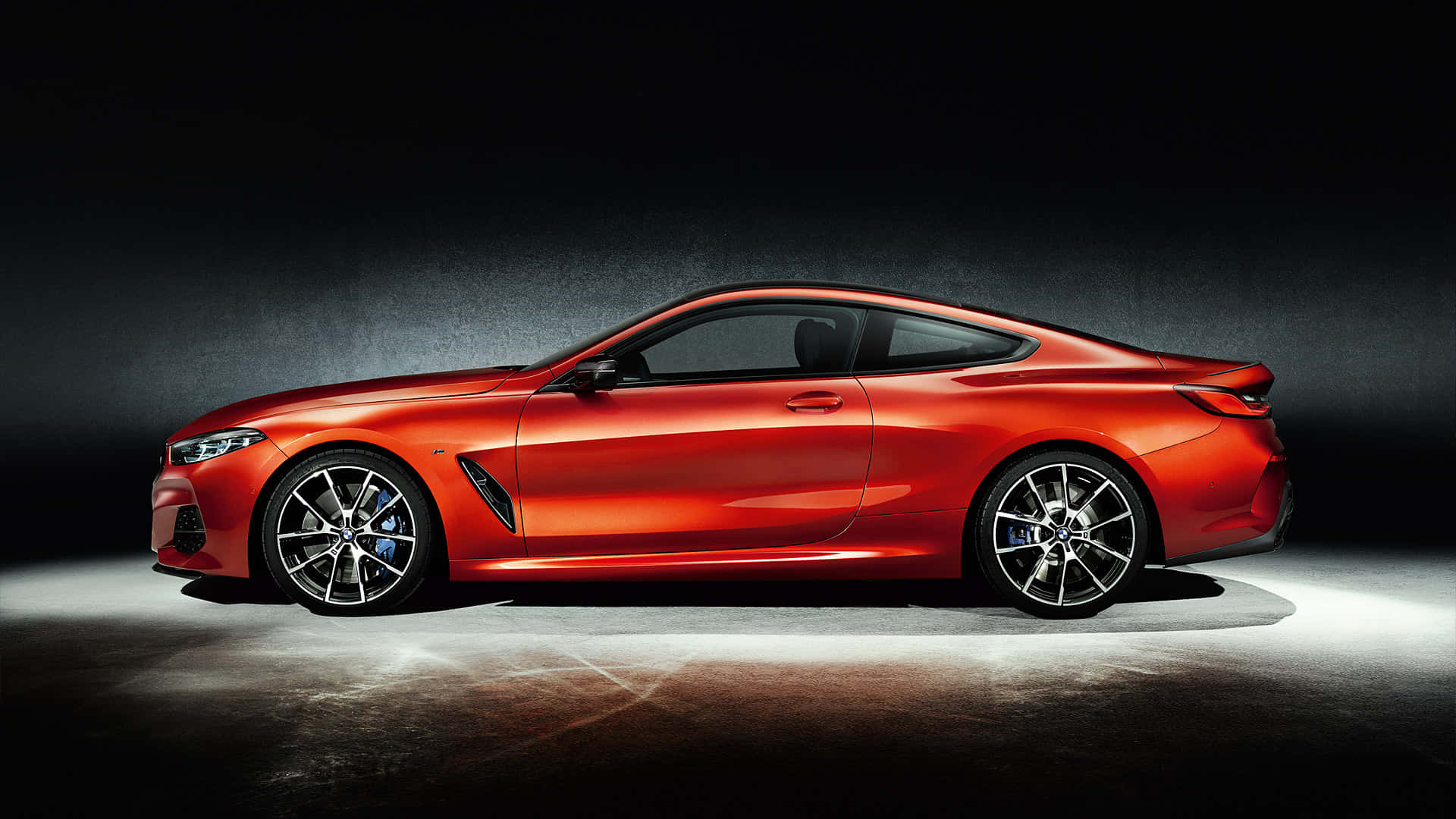 Бічний профіль BMW M8 1920x1080 фон M-серії Шпалери