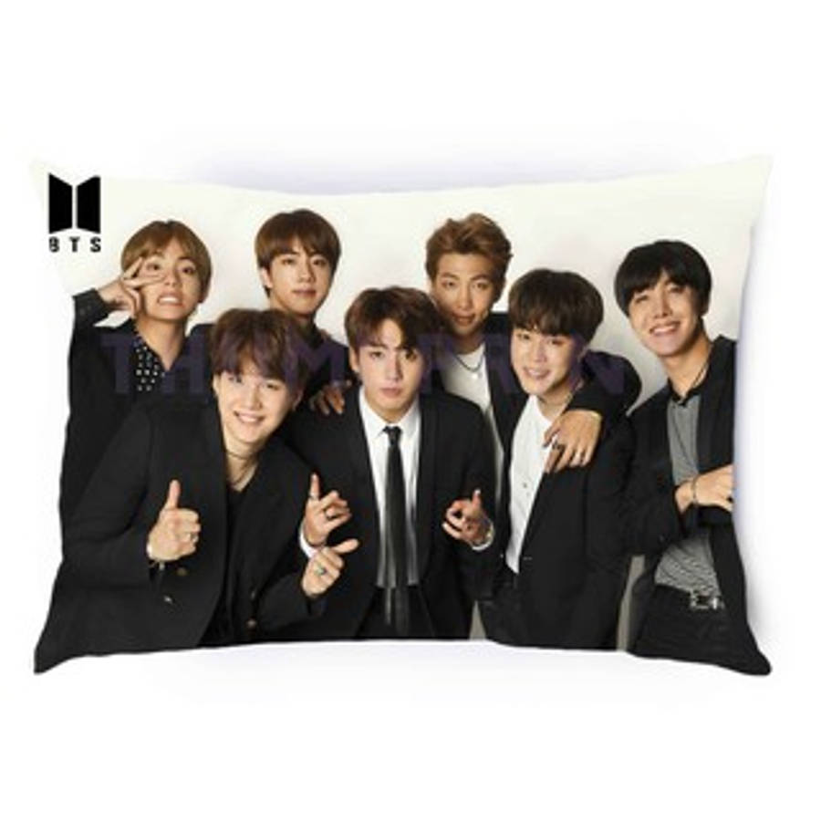 Мила подушка з BTS Шпалери