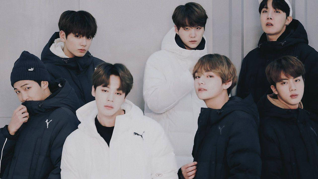 Милі BTS у товстих куртках Шпалери
