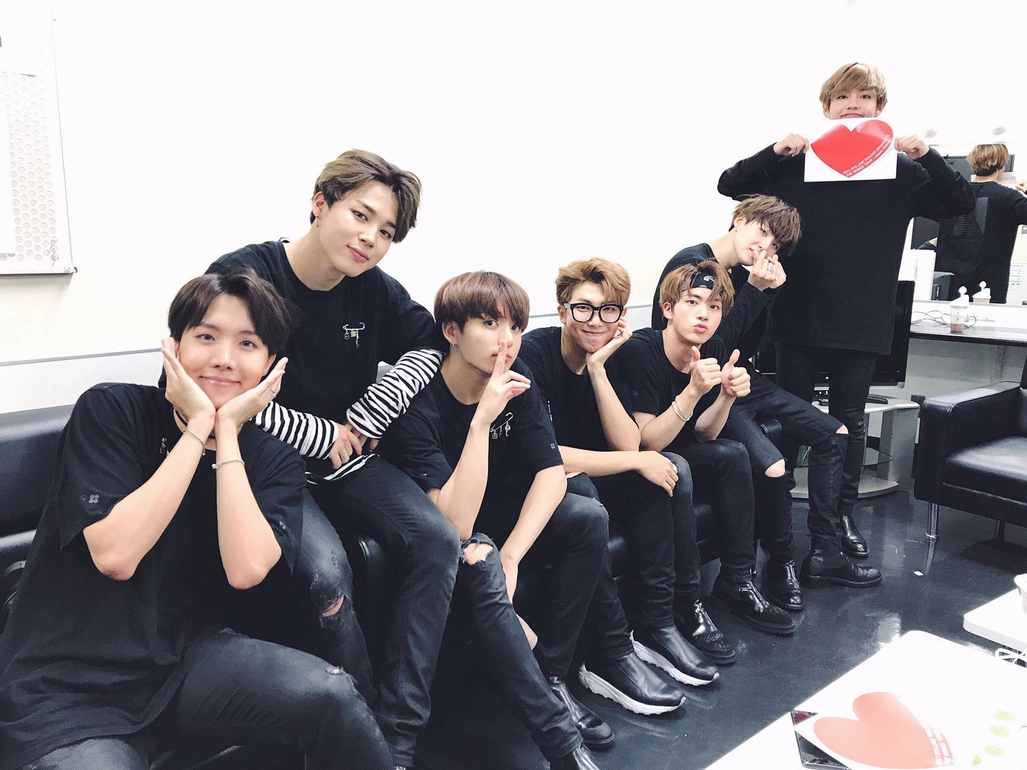 BTS 2021 для робочого столу Шпалери