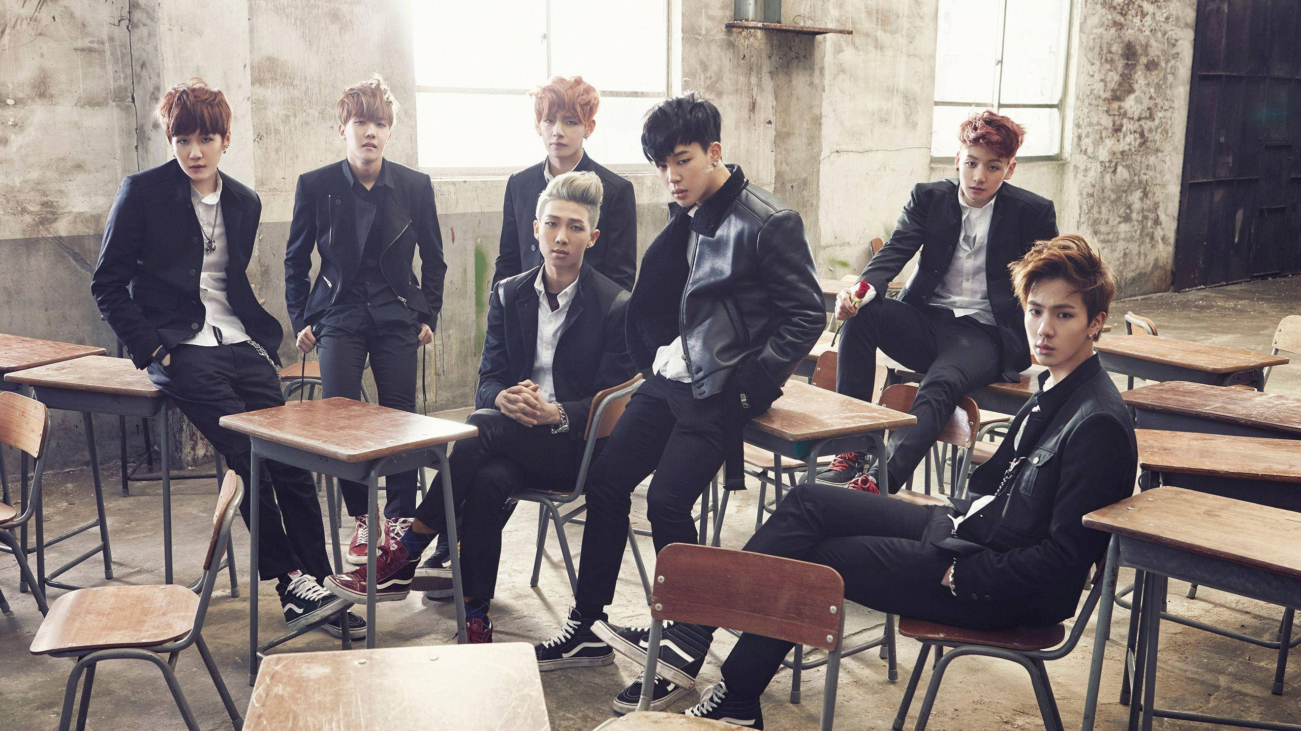 BTS Робочий стіл сцена "Boy In Luv" Шпалери