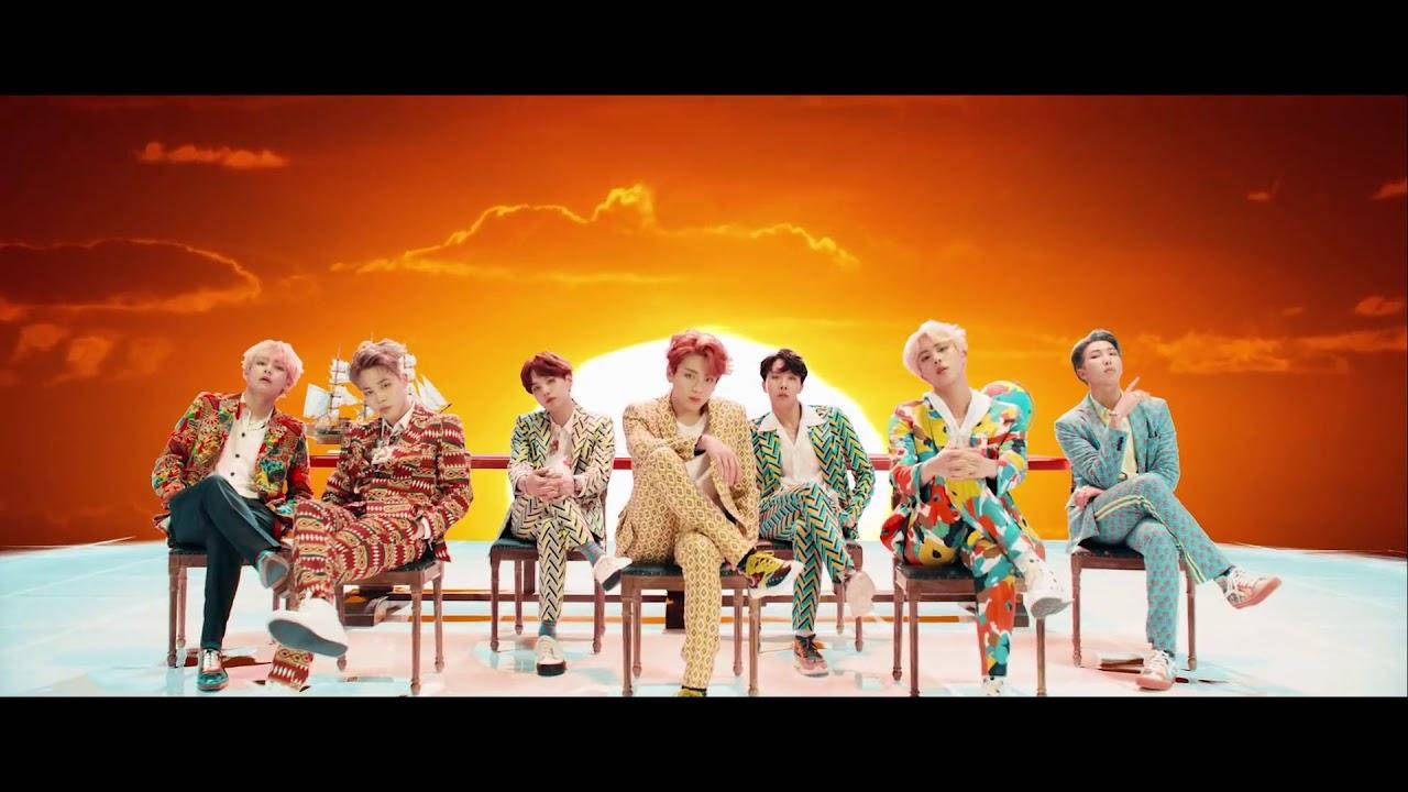 Шпалери для робочого столу BTS "Idol" MV Шпалери