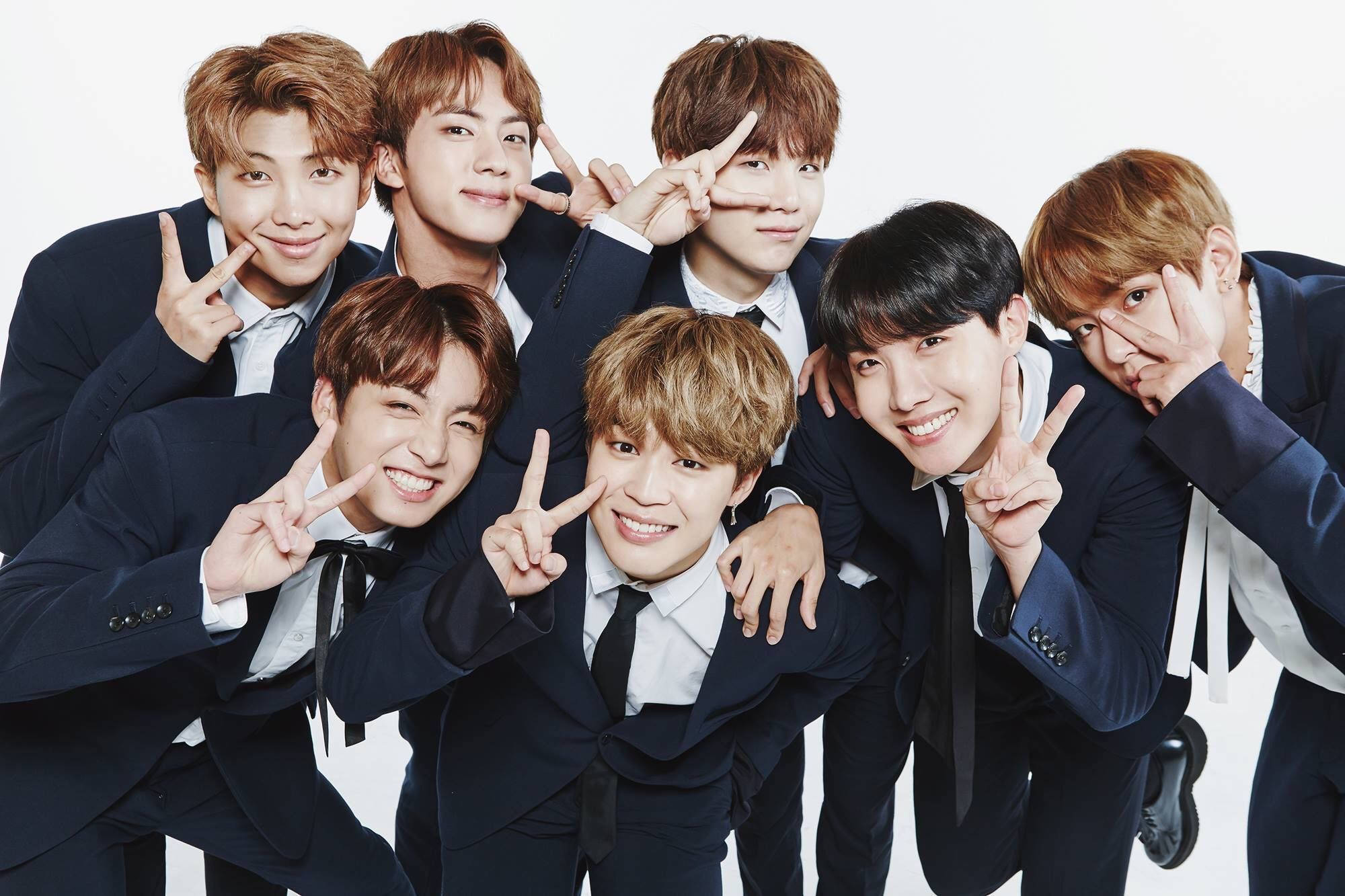 Мирний знак крутий ноутбук BTS Шпалери