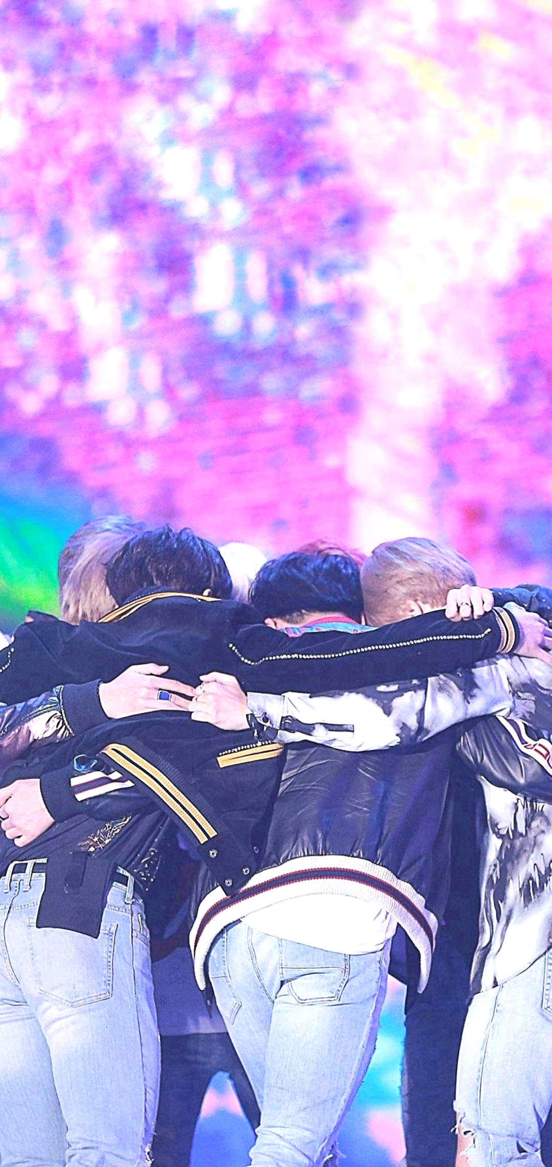 BTS Lockscreen Group Hug Шпалери