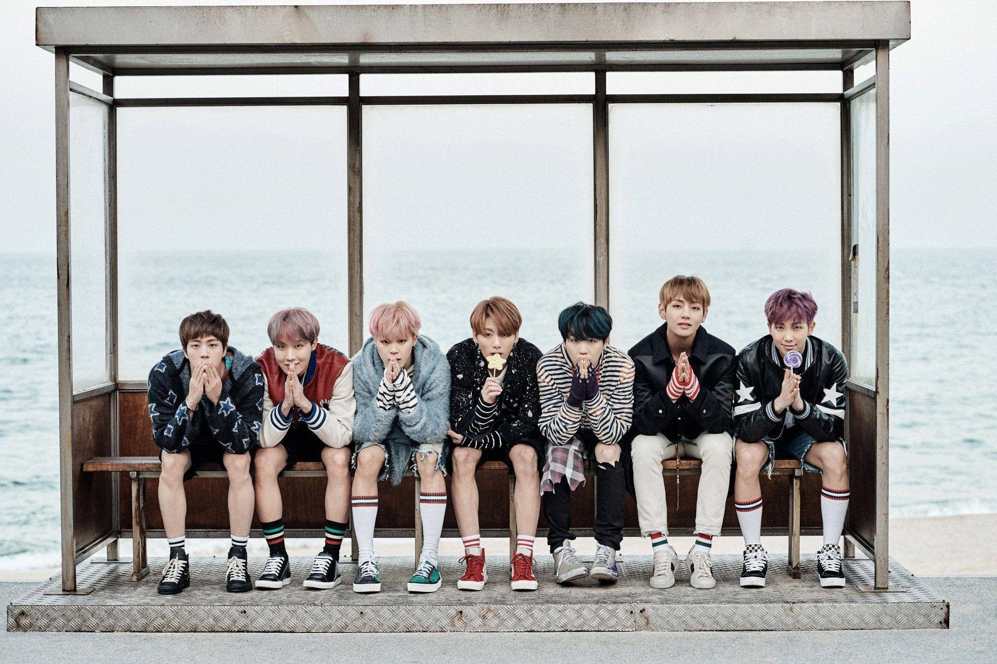 Крутий ноутбук з тізером альбому BTS Шпалери