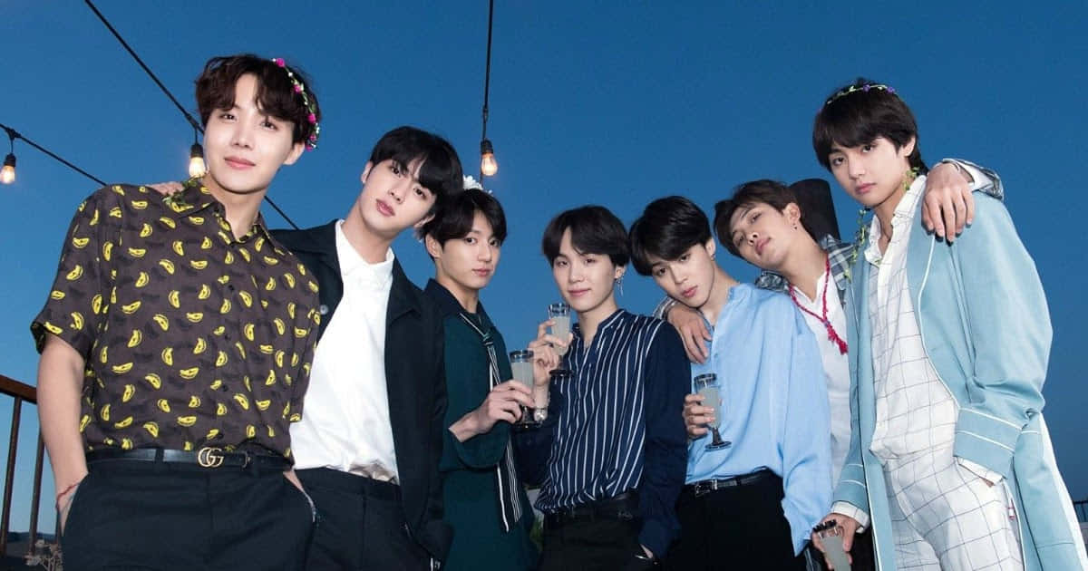 Нічне синє фото BTS Шпалери