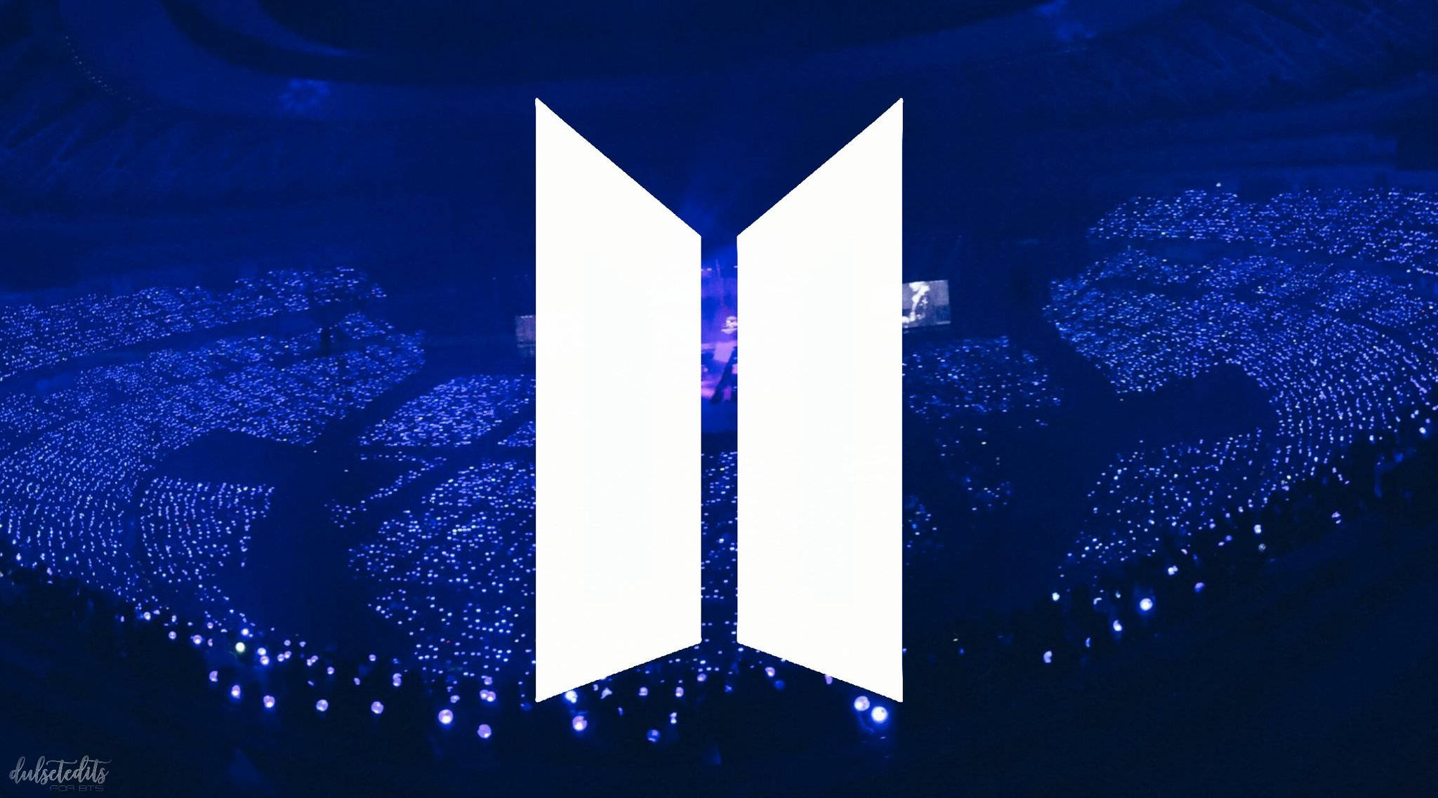 Логотип BTS на концерті Шпалери