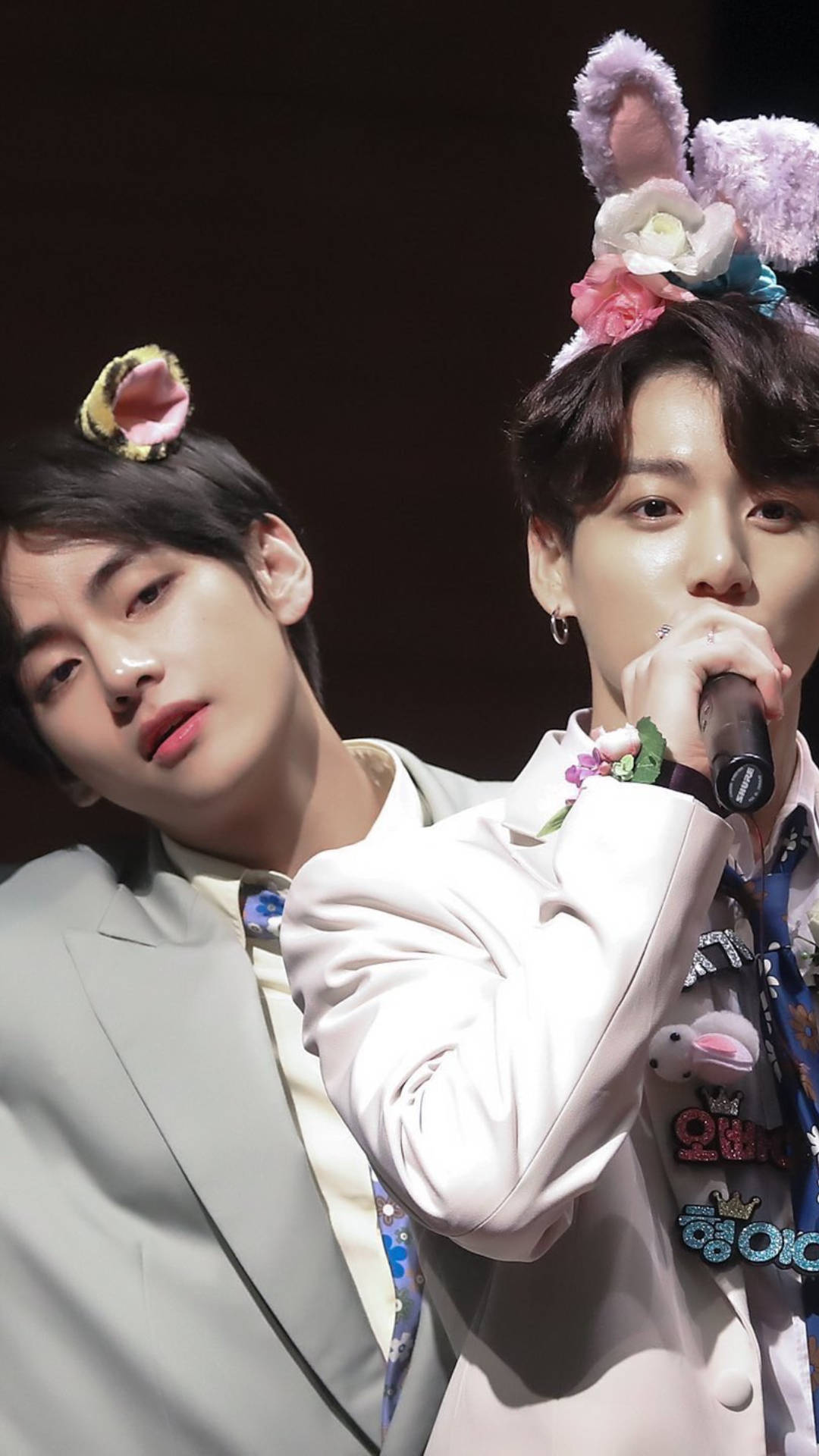 BTS V та Чонгук у милих обручах Шпалери