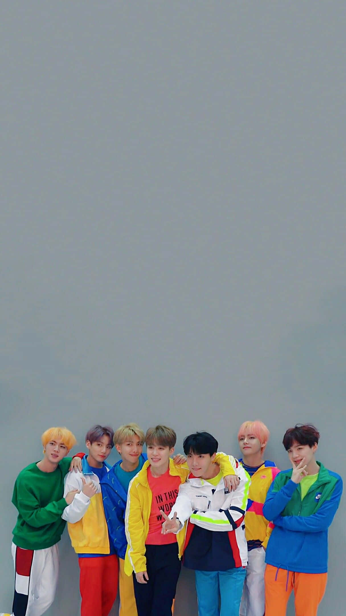 Колоритний образ BTS на фотосессии Шпалери