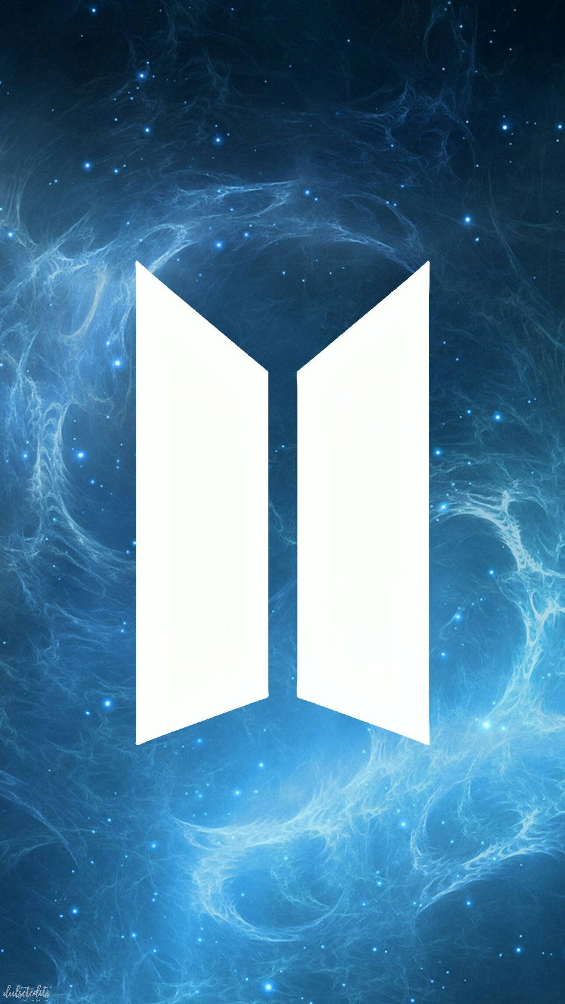 Логотип BTS у синьому кольорі Шпалери