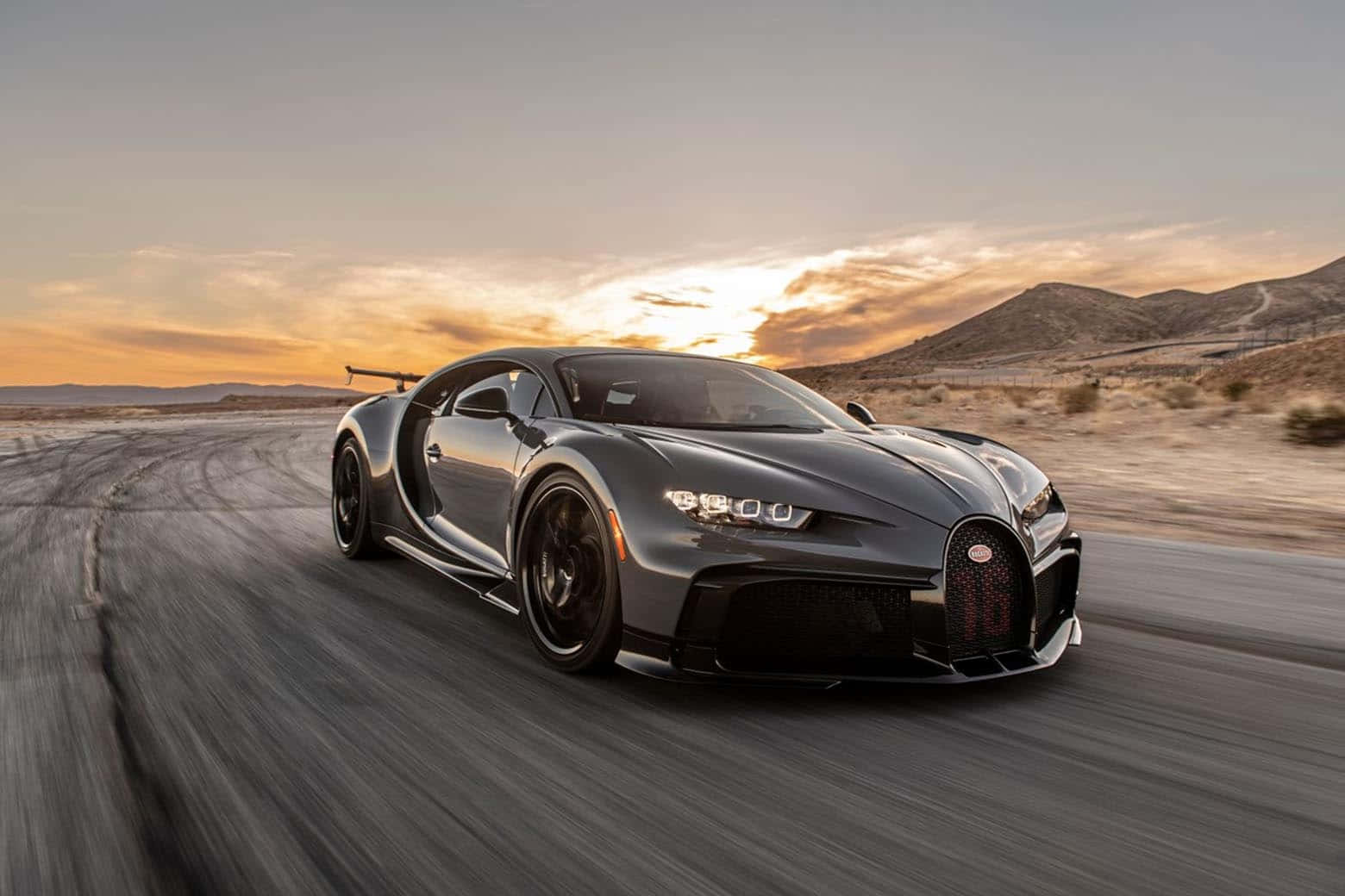 Фото чорного автомобіля Bugatti Шпалери