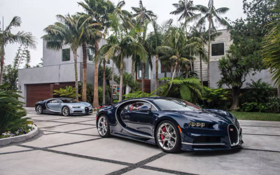 Два Bugatti Chiron 4K Шпалери