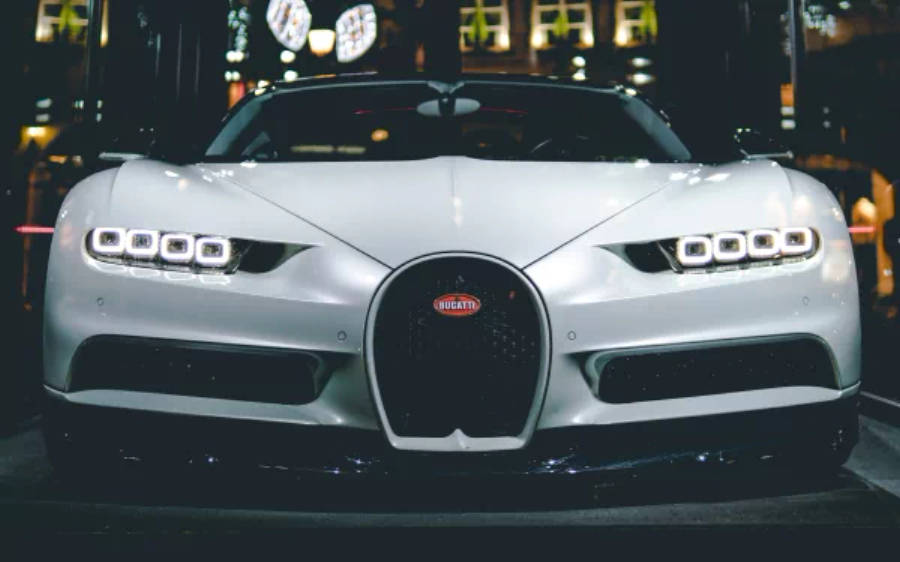 Білий Bugatti Chiron 4K Шпалери