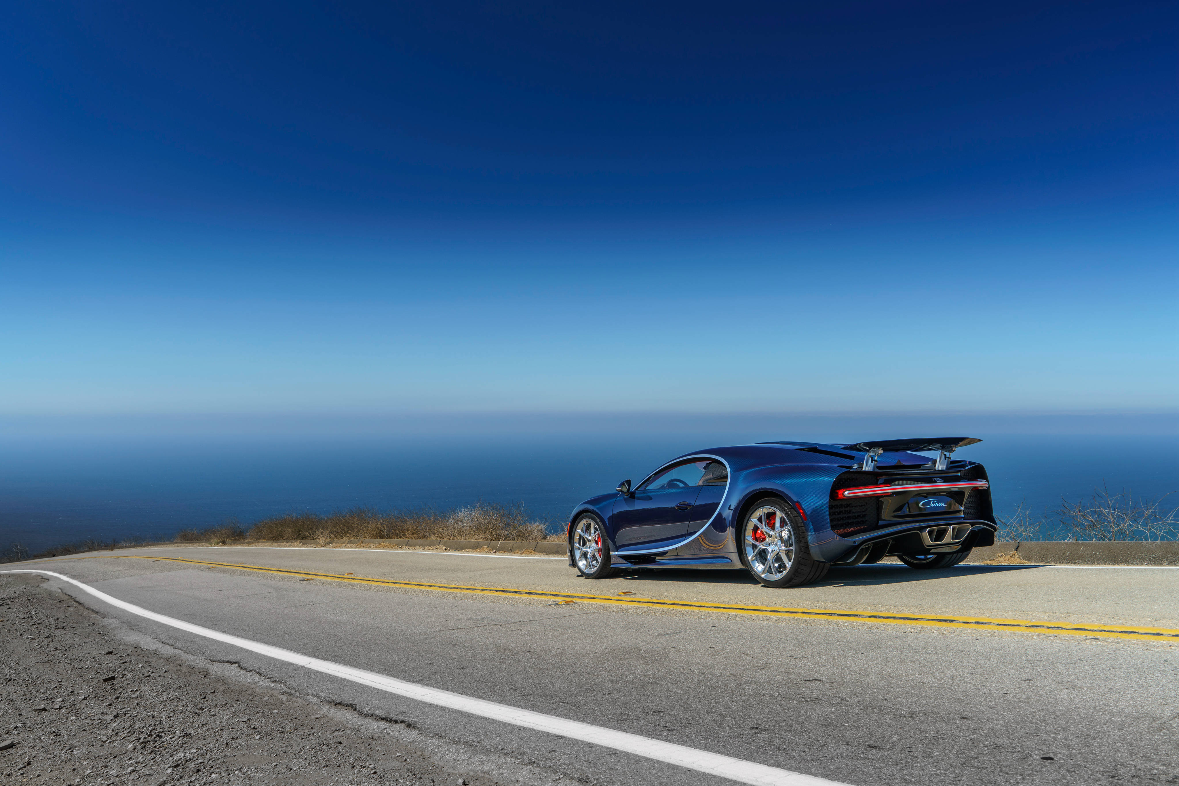 Обтічний Bugatti Chiron Шпалери