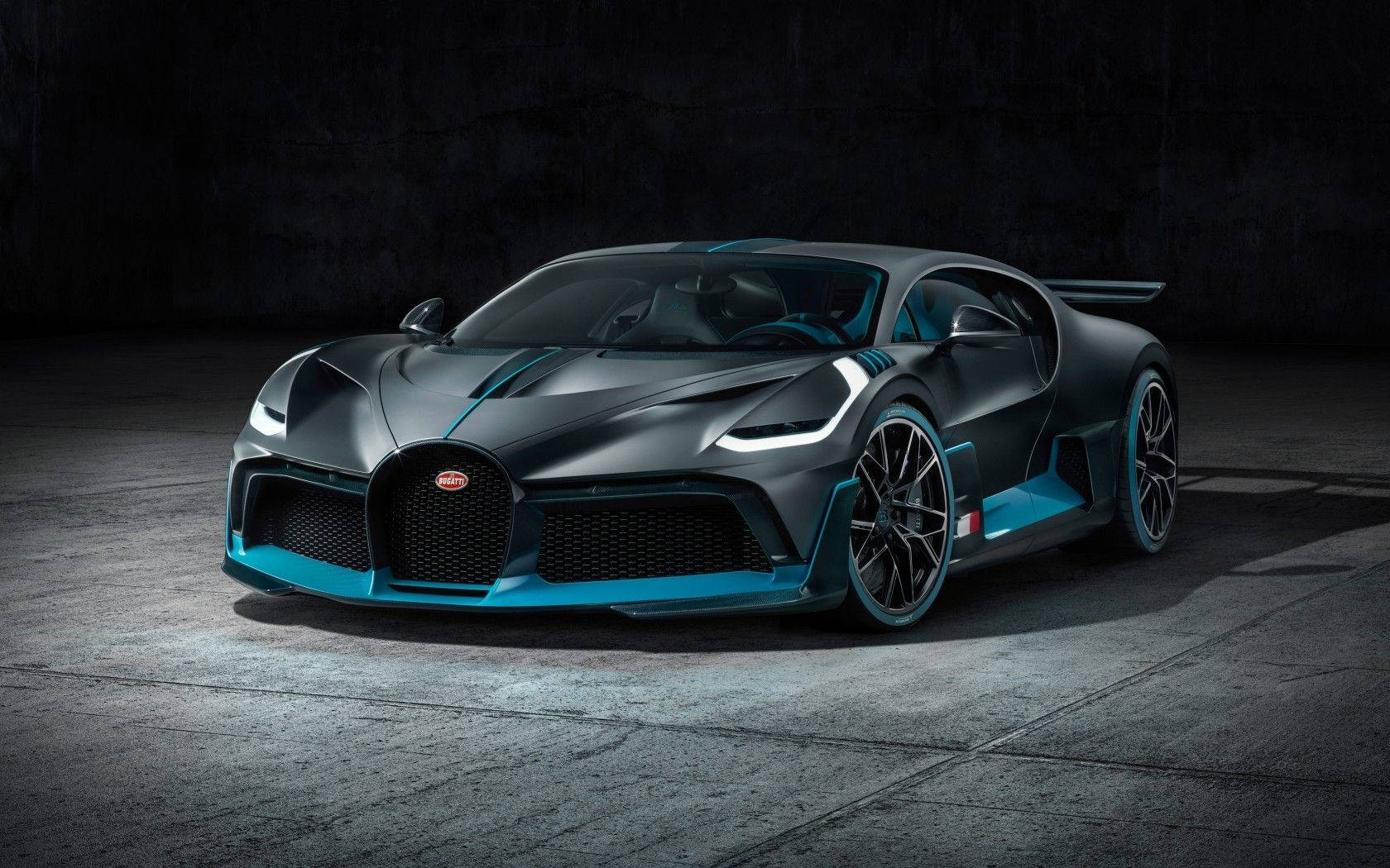 Вишукана елегантність – суперкар Bugatti Divo Шпалери