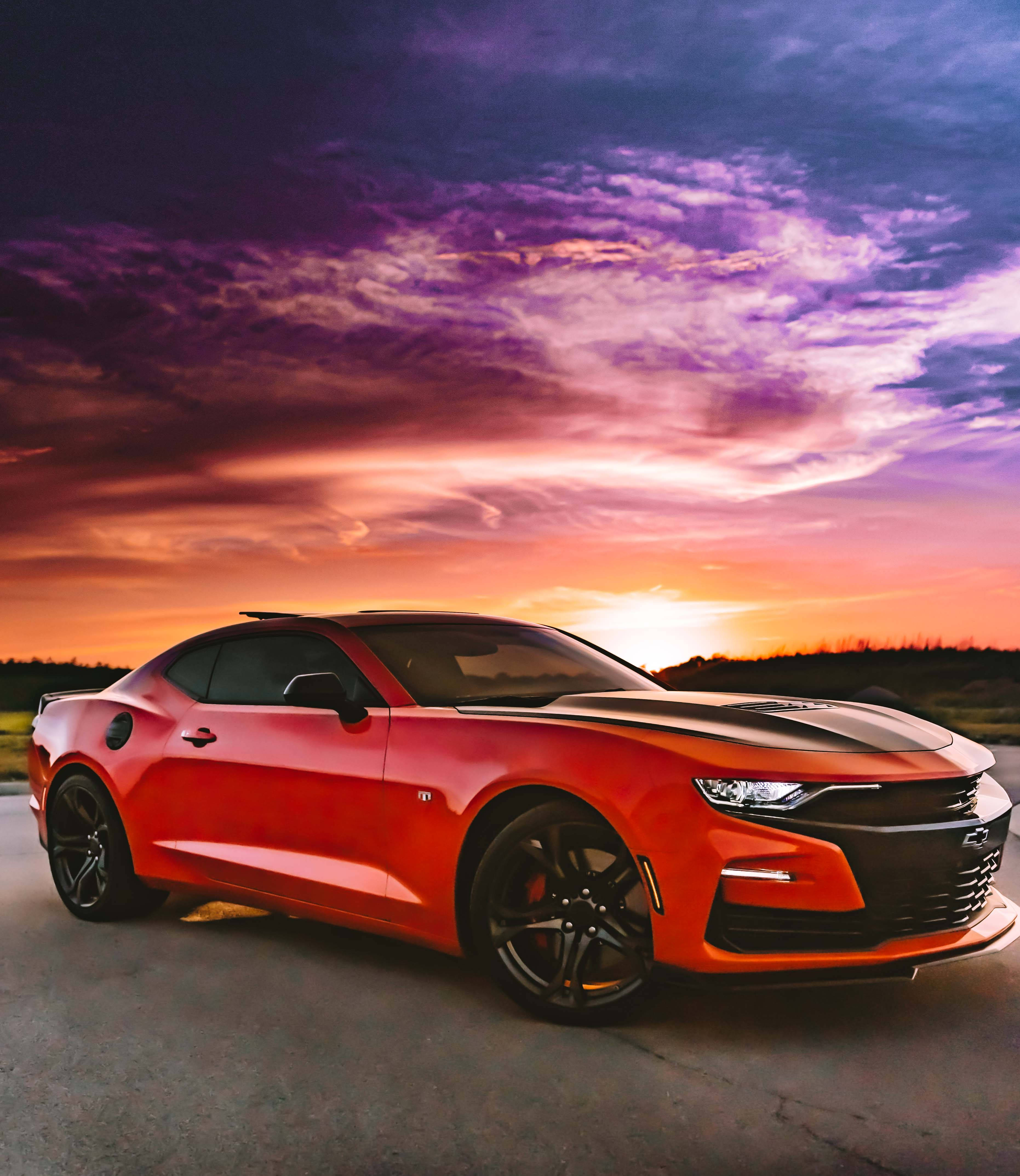 Автомобиль Chevrolet на закате Шпалери