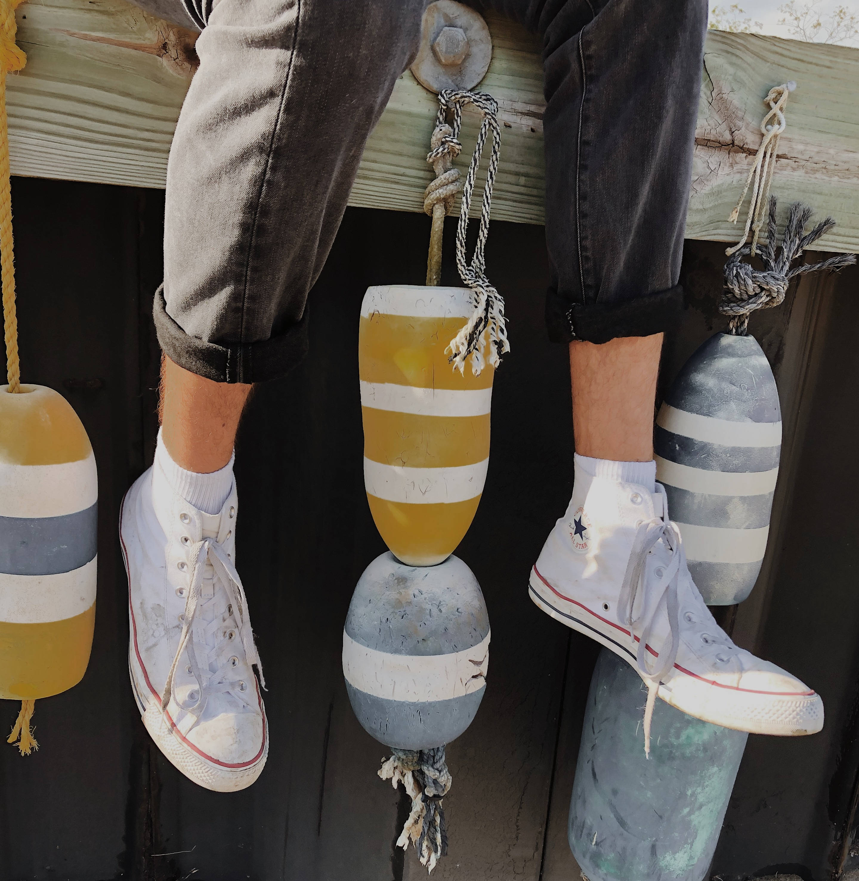 Классические белые Chuck Taylor Converse Шпалери