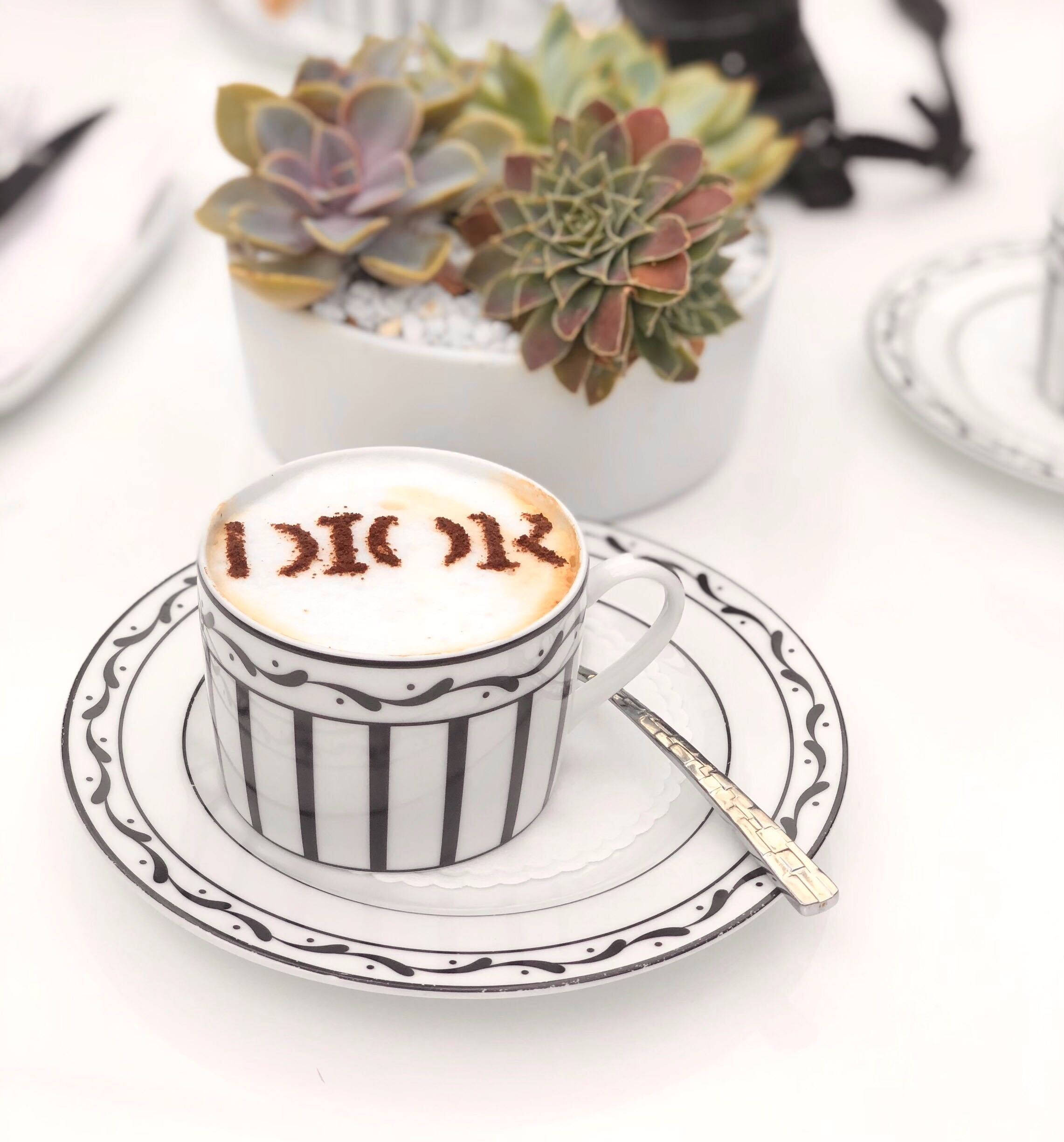 Капучино Dior Cafe Шпалери