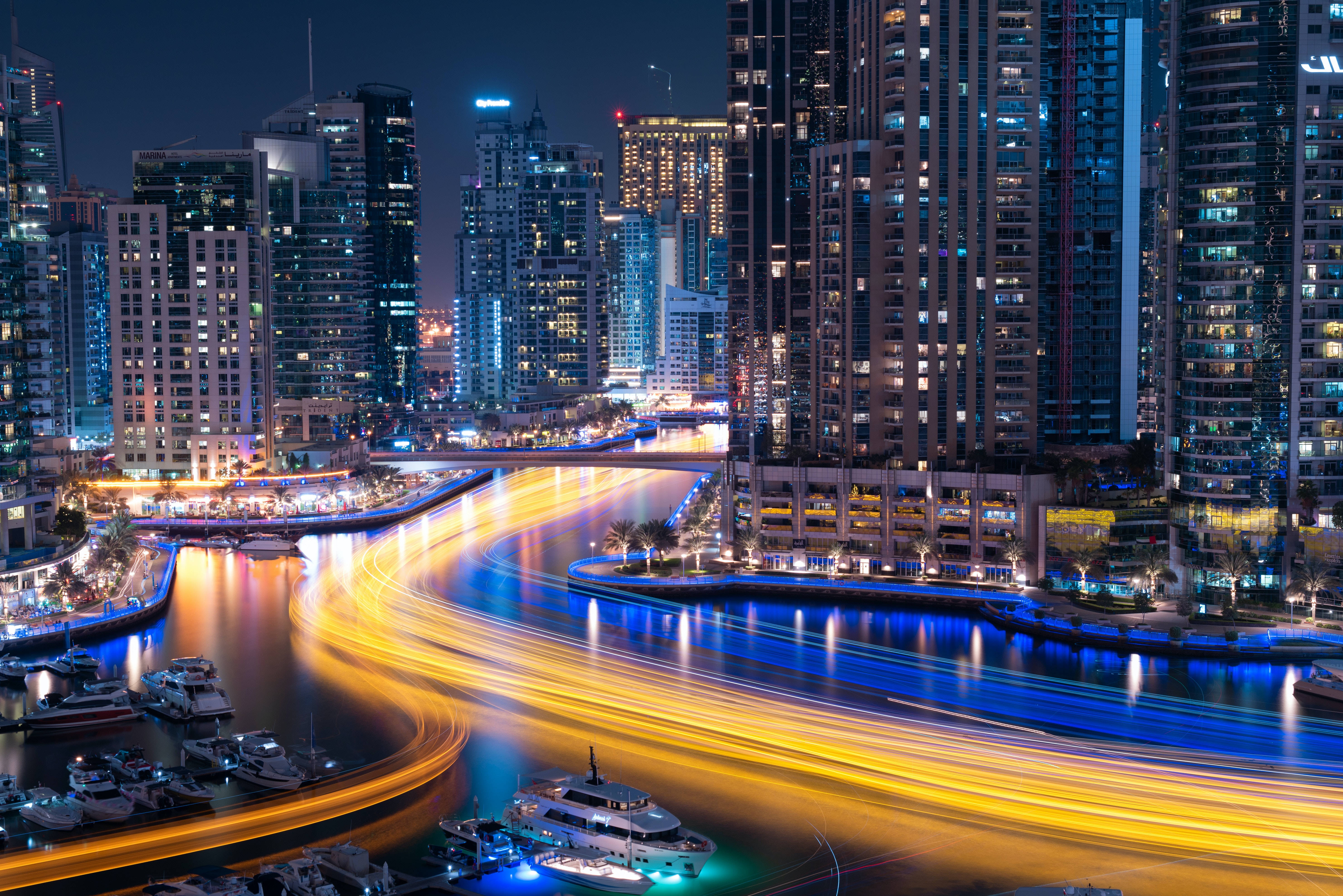 Естетичний робочий стіл Dubai Marina Шпалери