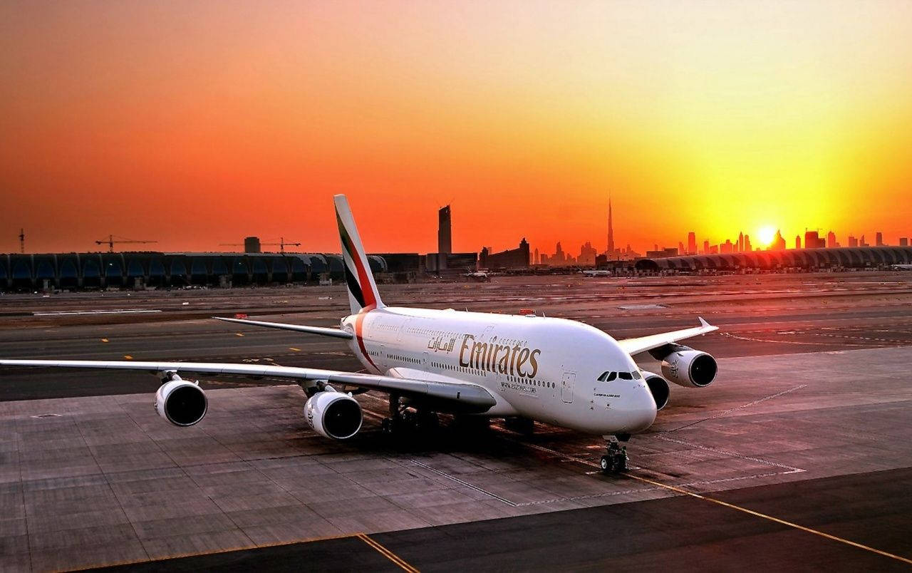 Emirates A380 і мальовничий захід сонця Шпалери