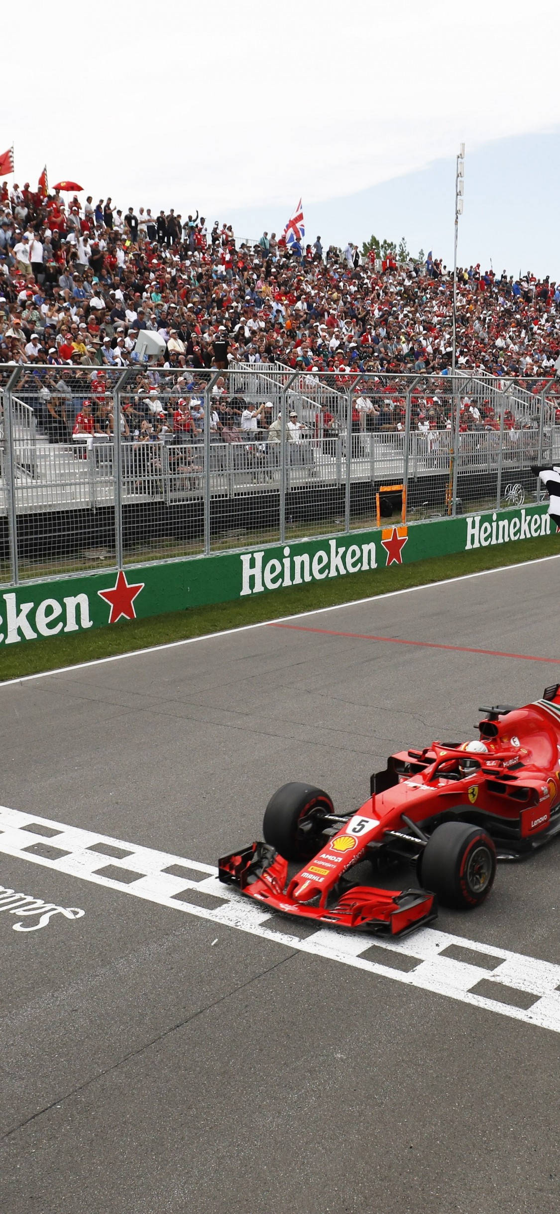 F1 Vettel Finish Line iPhone Шпалери