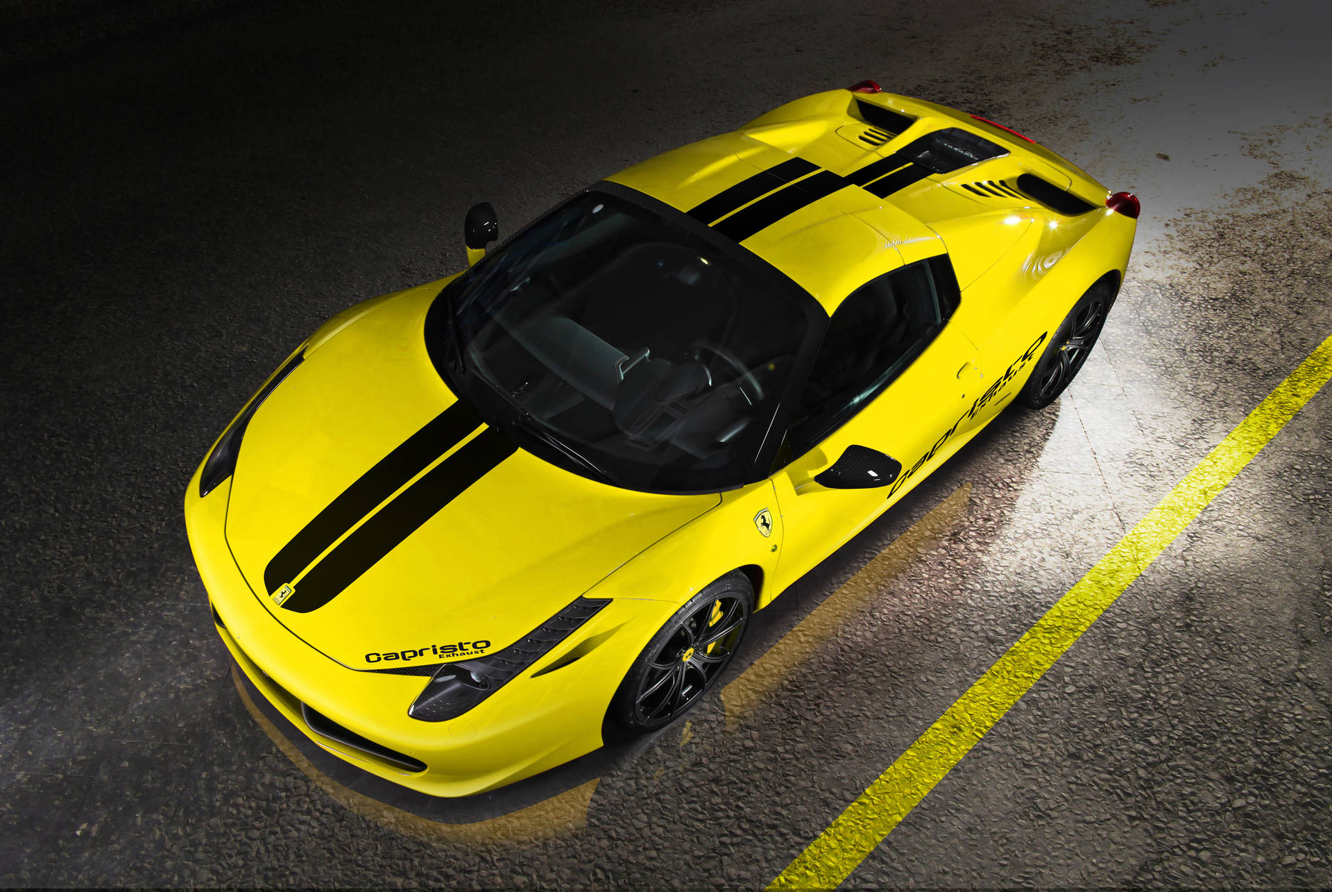 Жовтий спортивний автомобіль Ferrari 458 Spider, шпалери.