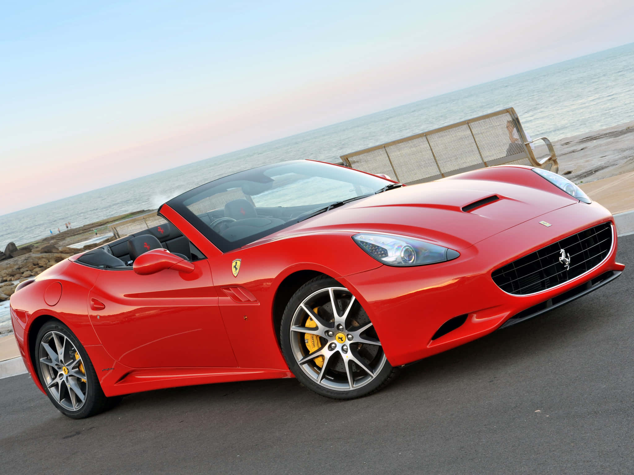 Відчуйте неперевершену міць Ferrari Шпалери