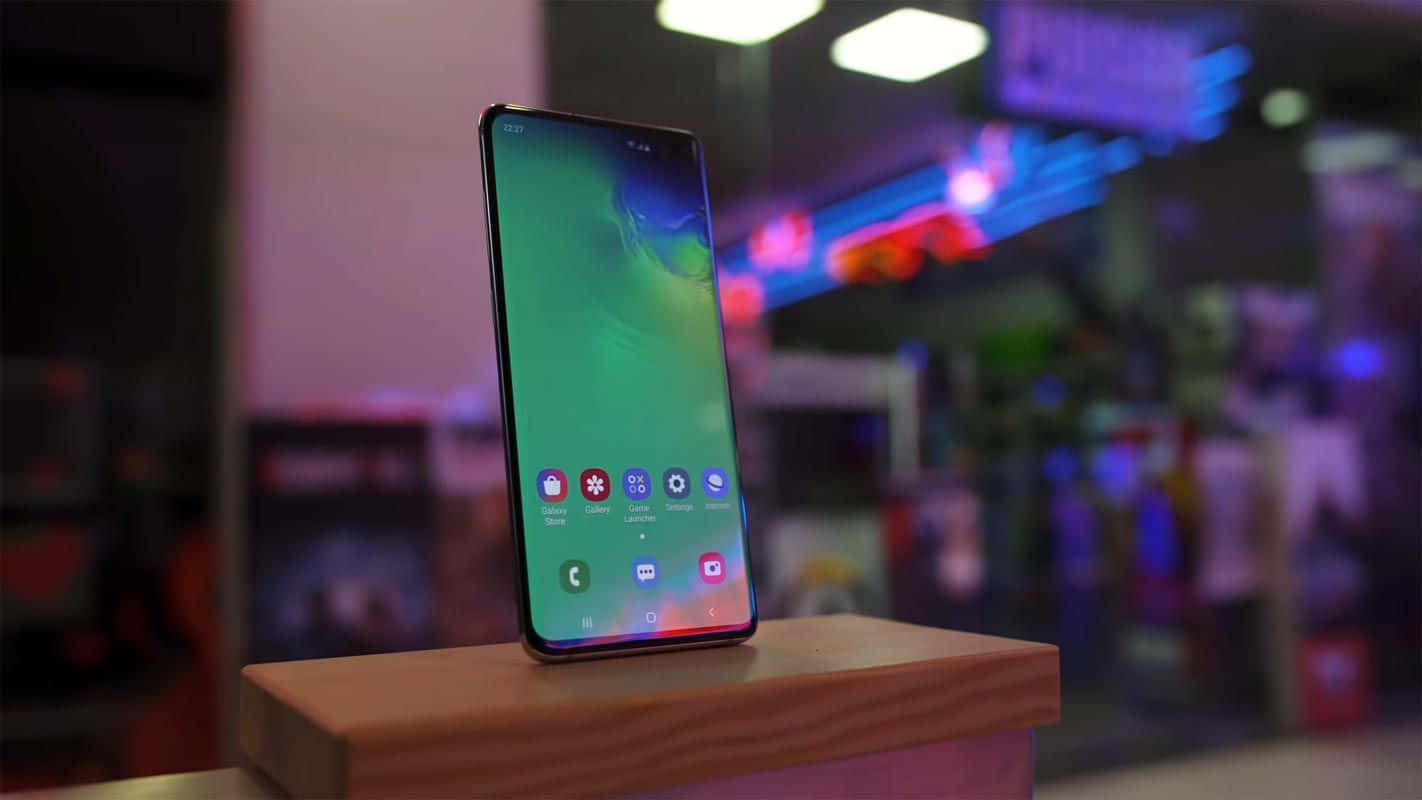 Отримайте новий Galaxy S10 та відчуйте неперевершену потужність і дизайн Шпалери