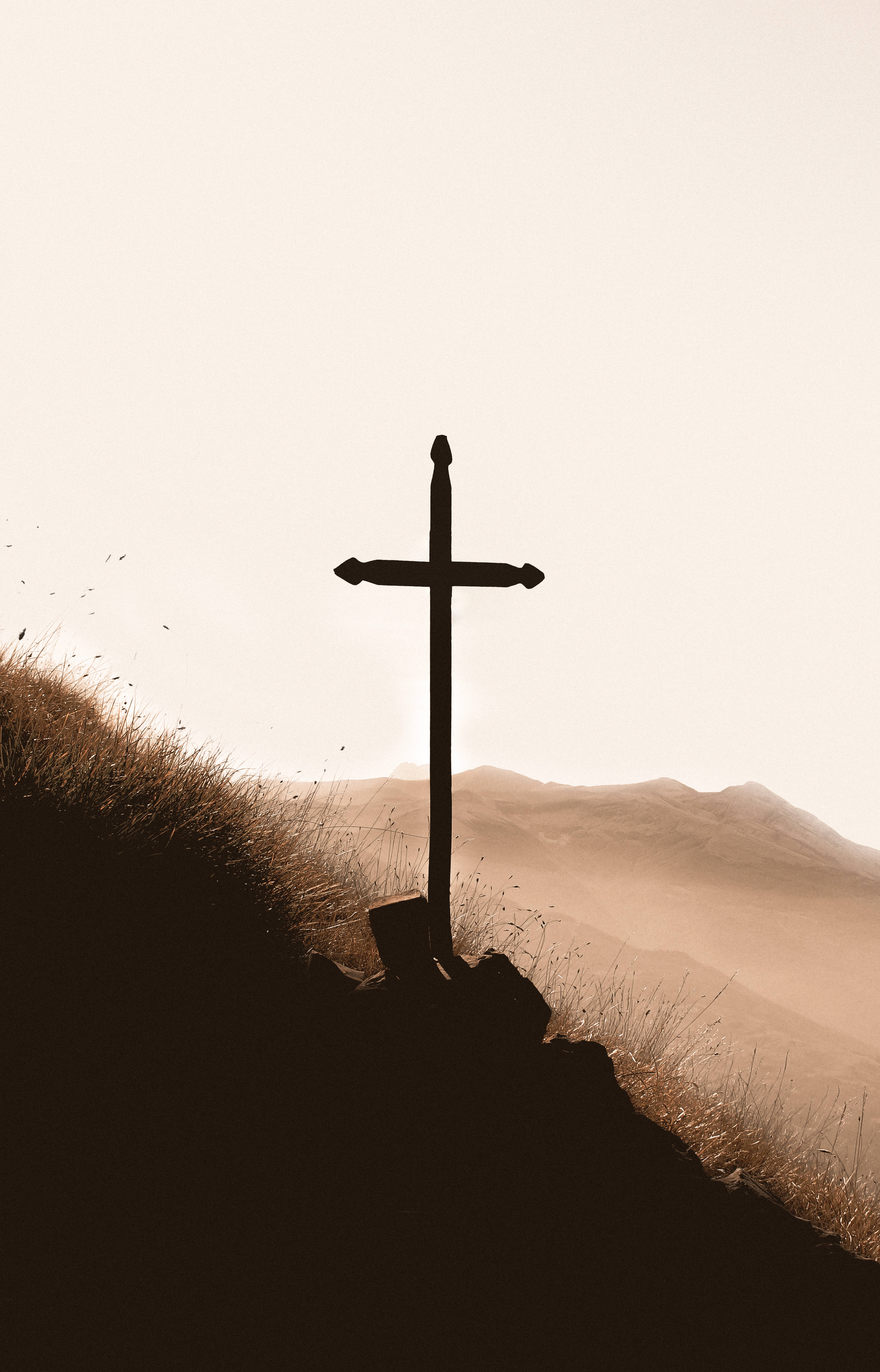 Golden Cross on a Hill at Twilight Шпалери