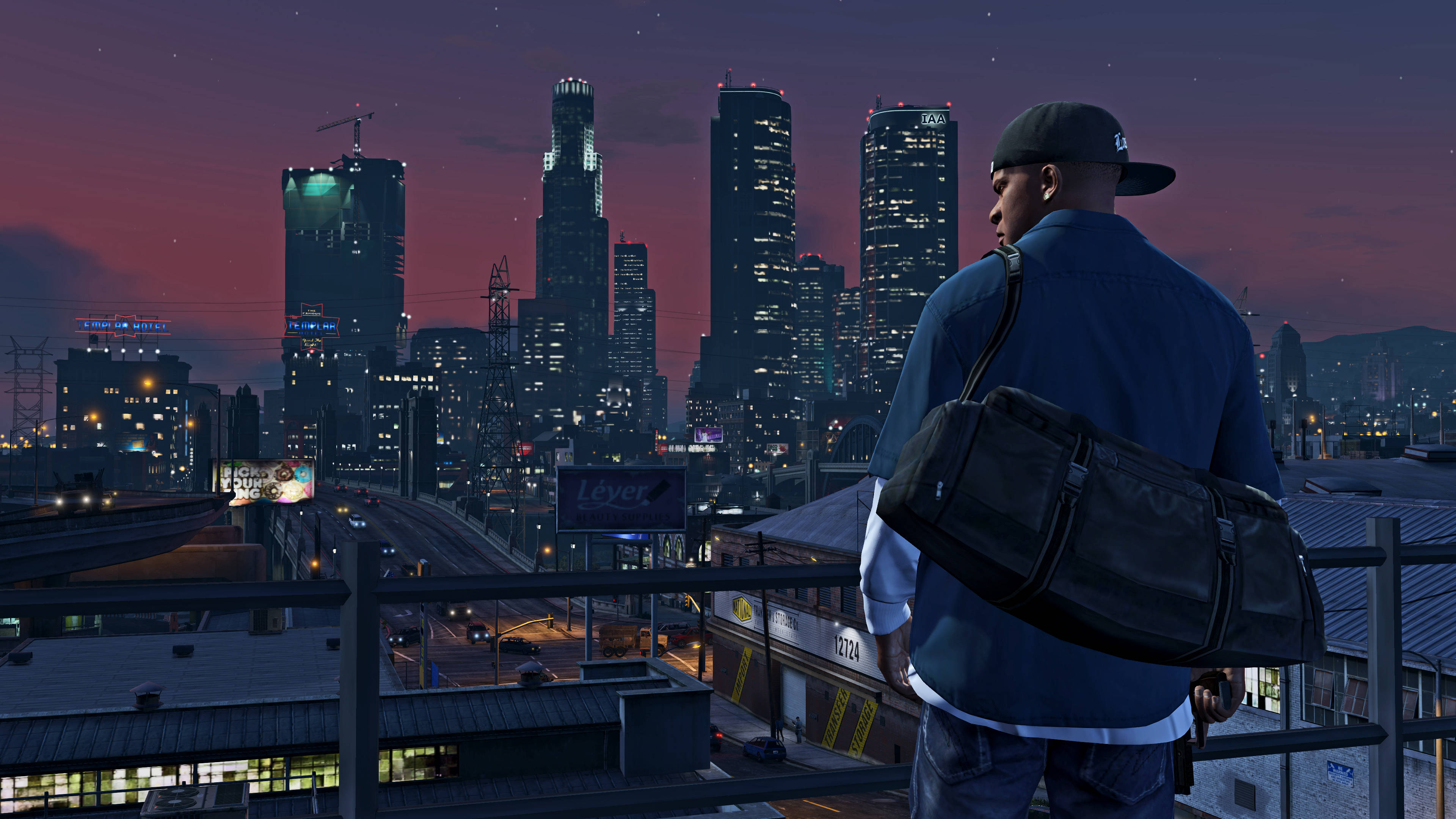 Крутий чоловік із сумкою з GTA Шпалери