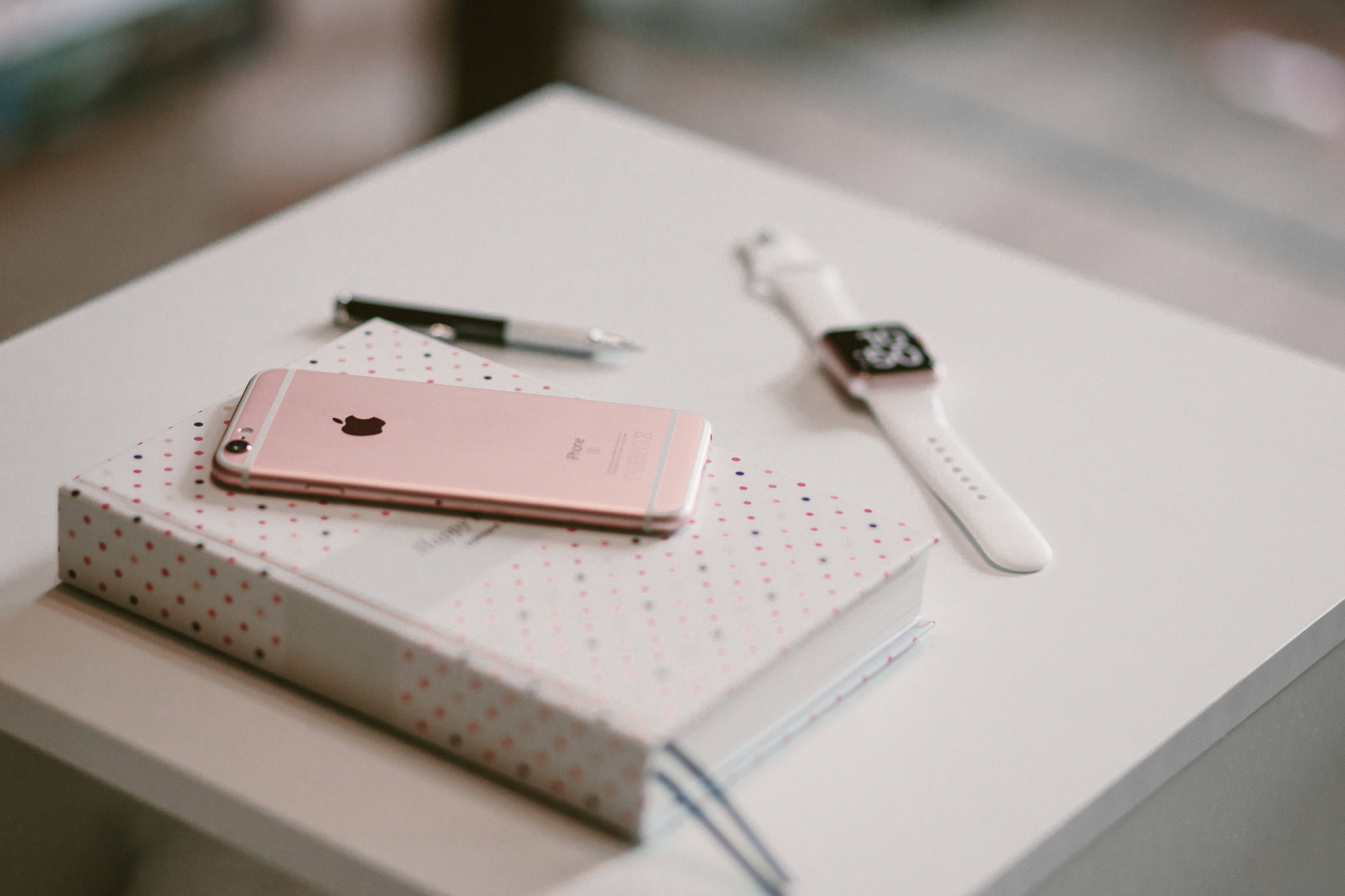 iPhone 6S Rose Gold Шпалери
