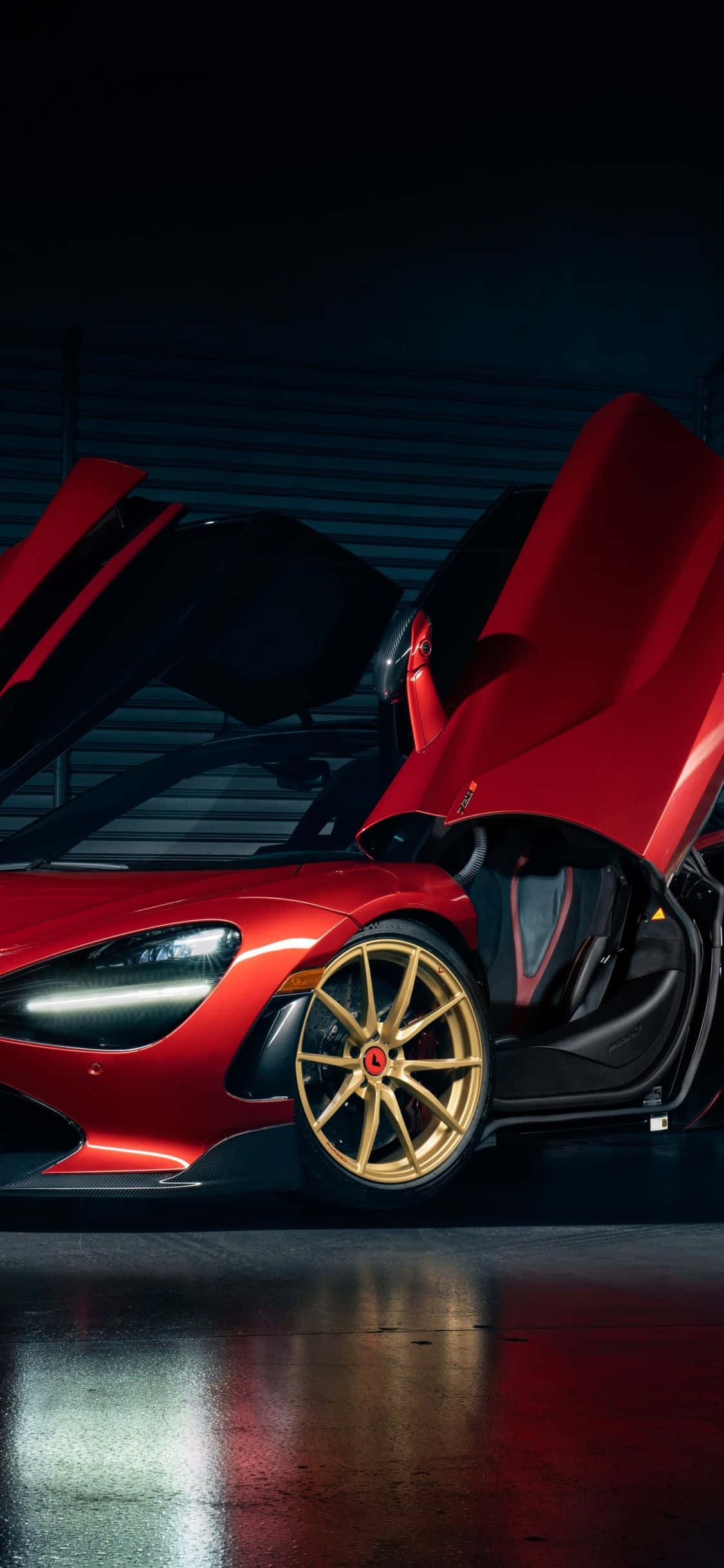 iPhone X McLaren 720s Фон с красной дверью Шпалери
