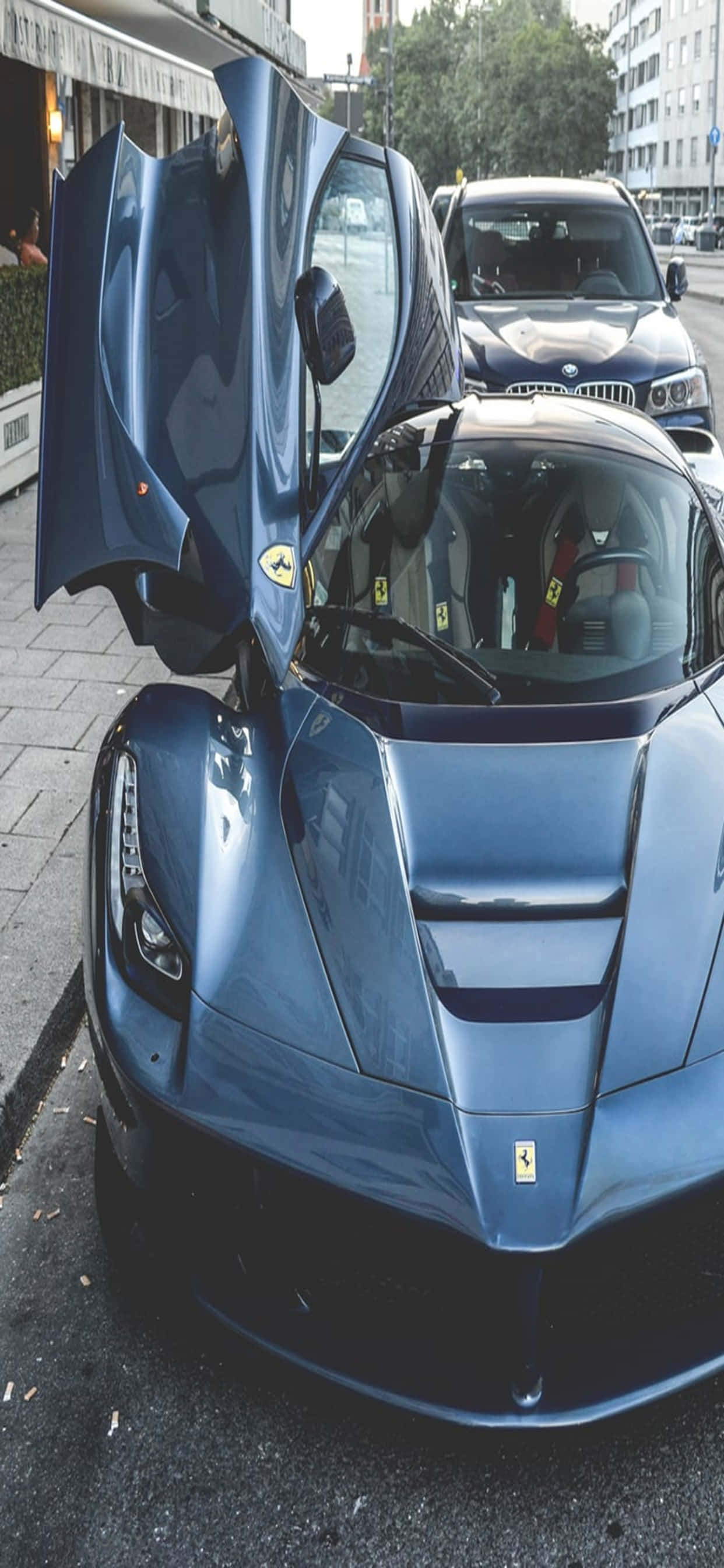 Фон Ferrari для iPhone Xs Max с открытым синим LaFerrari Шпалери