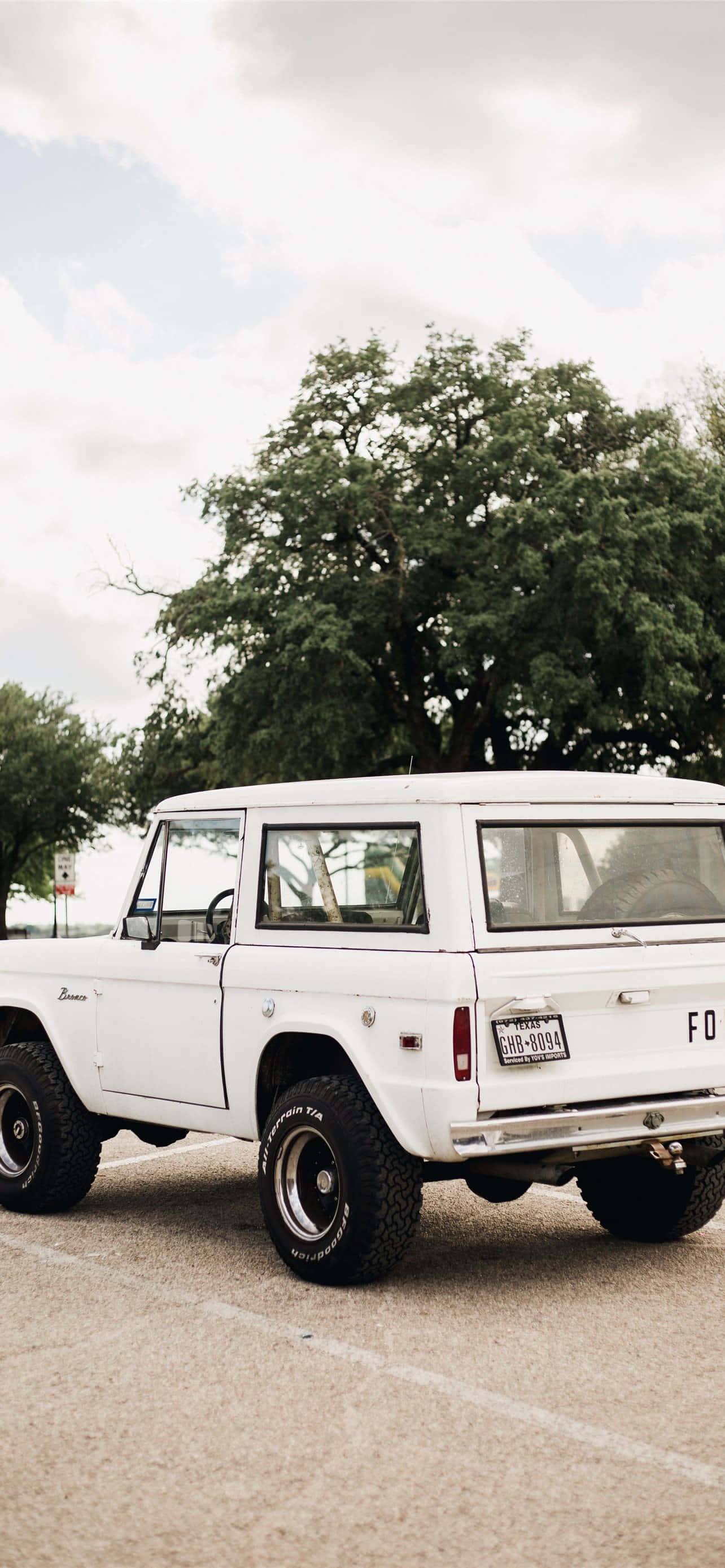 Фон iPhone XS Max Project Cars 2 White Ford Bronco Шпалери
