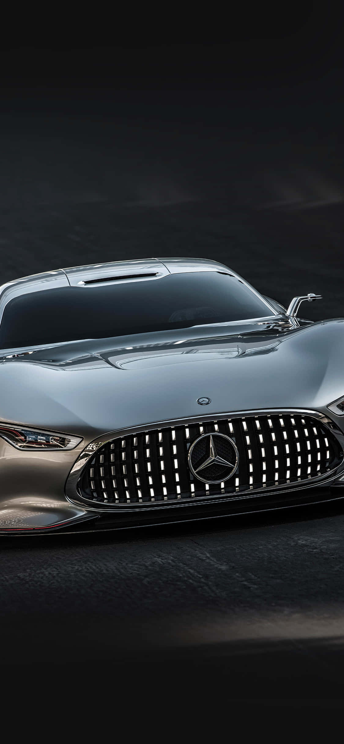 Серебристый iPhone Xs Mercedes Amg фон с отражением Шпалери