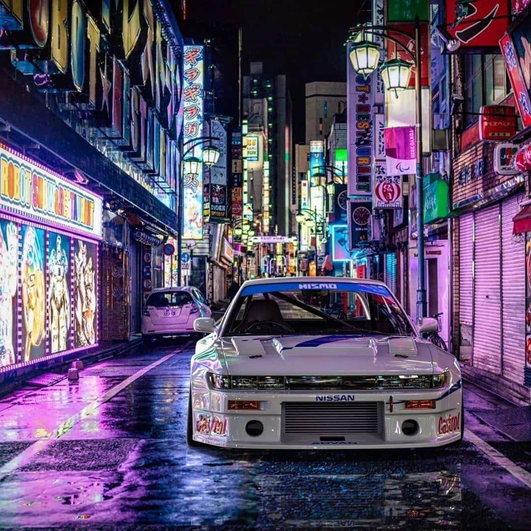 JDM авто на кольоритій боковій вулиці Шпалери