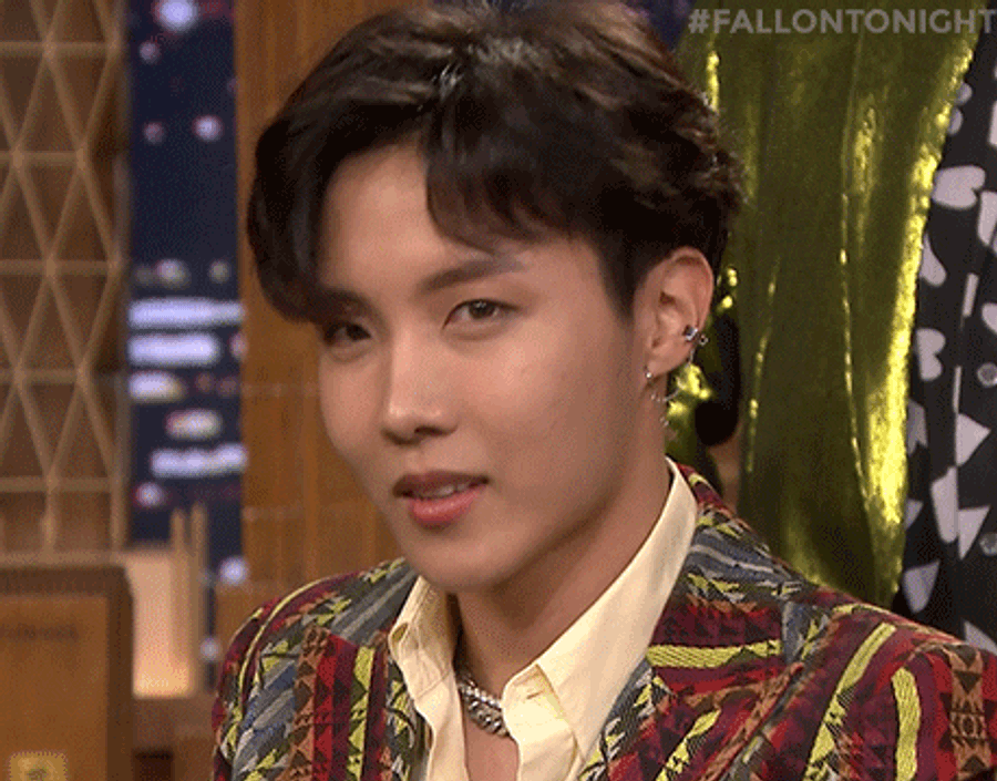 JHope з BTS випромінює чарівність у повсякденному одязі Шпалери