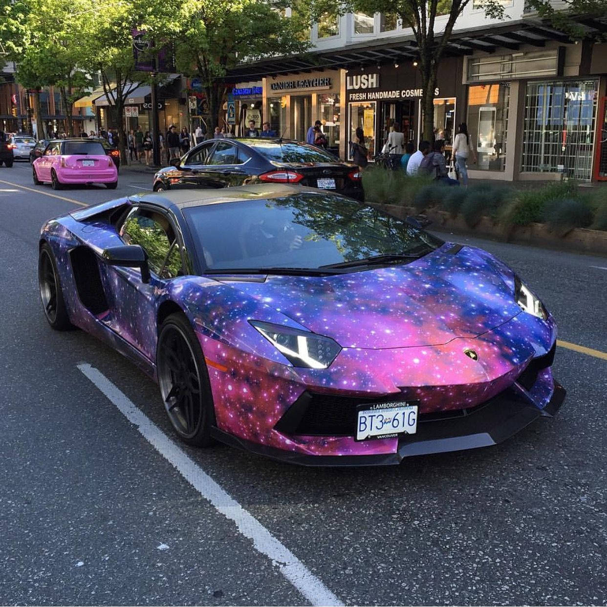 Lamborghini Galактика на вулиці Шпалери