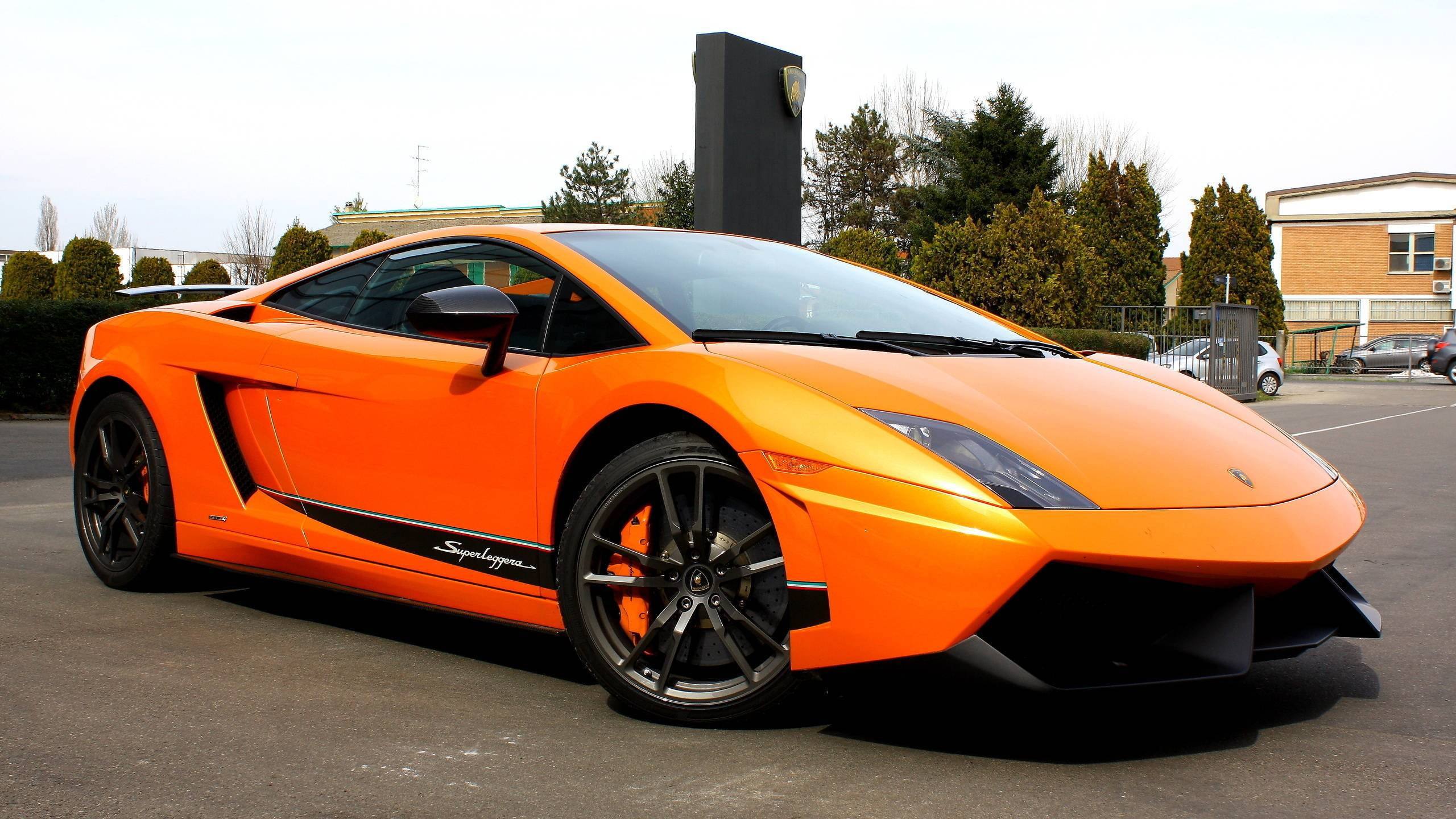 Крутое авто Lamborghini Gallardo Шпалери