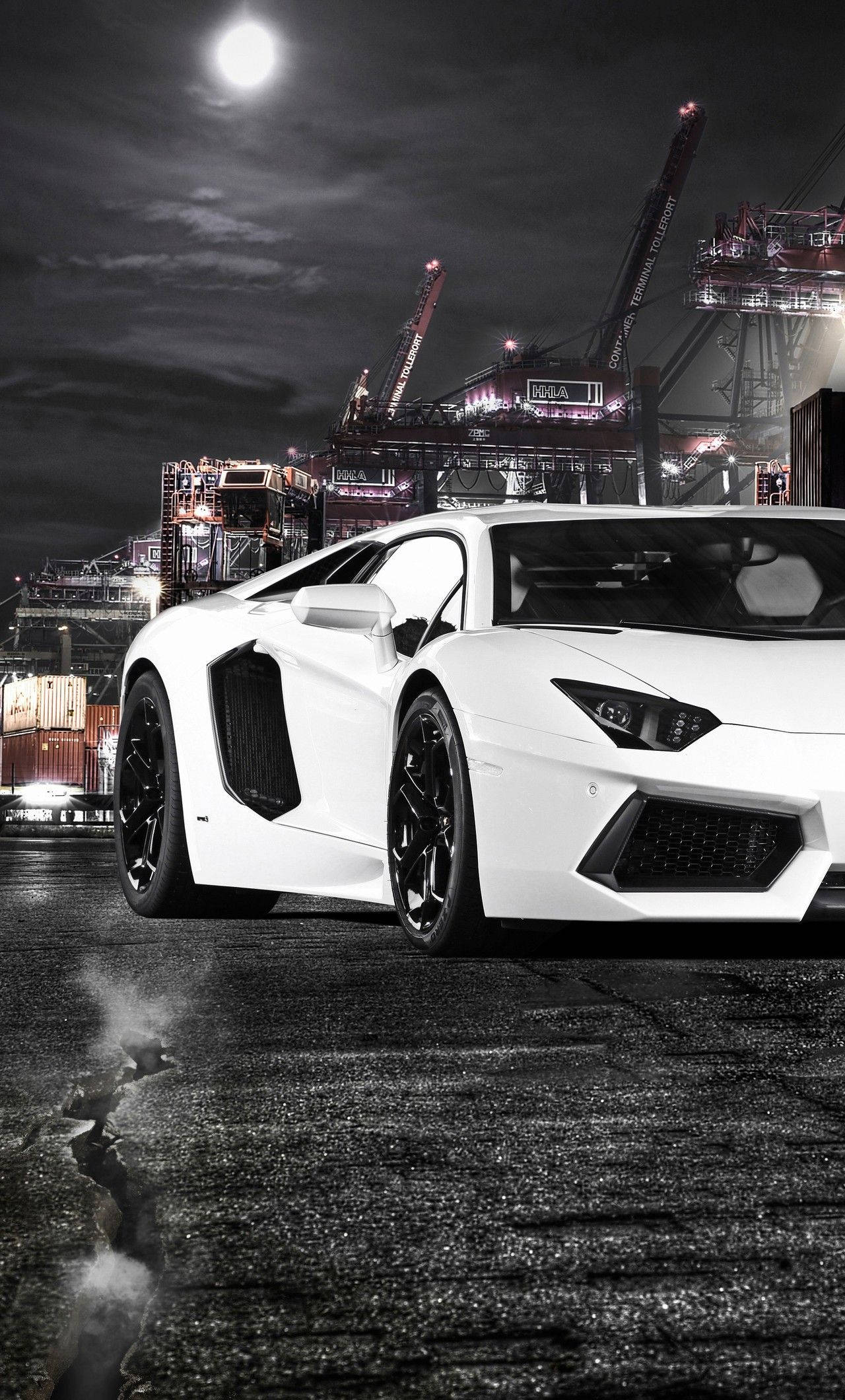 Розкішний спосіб життя — Білий Lamborghini у парі з iPhone Шпалери